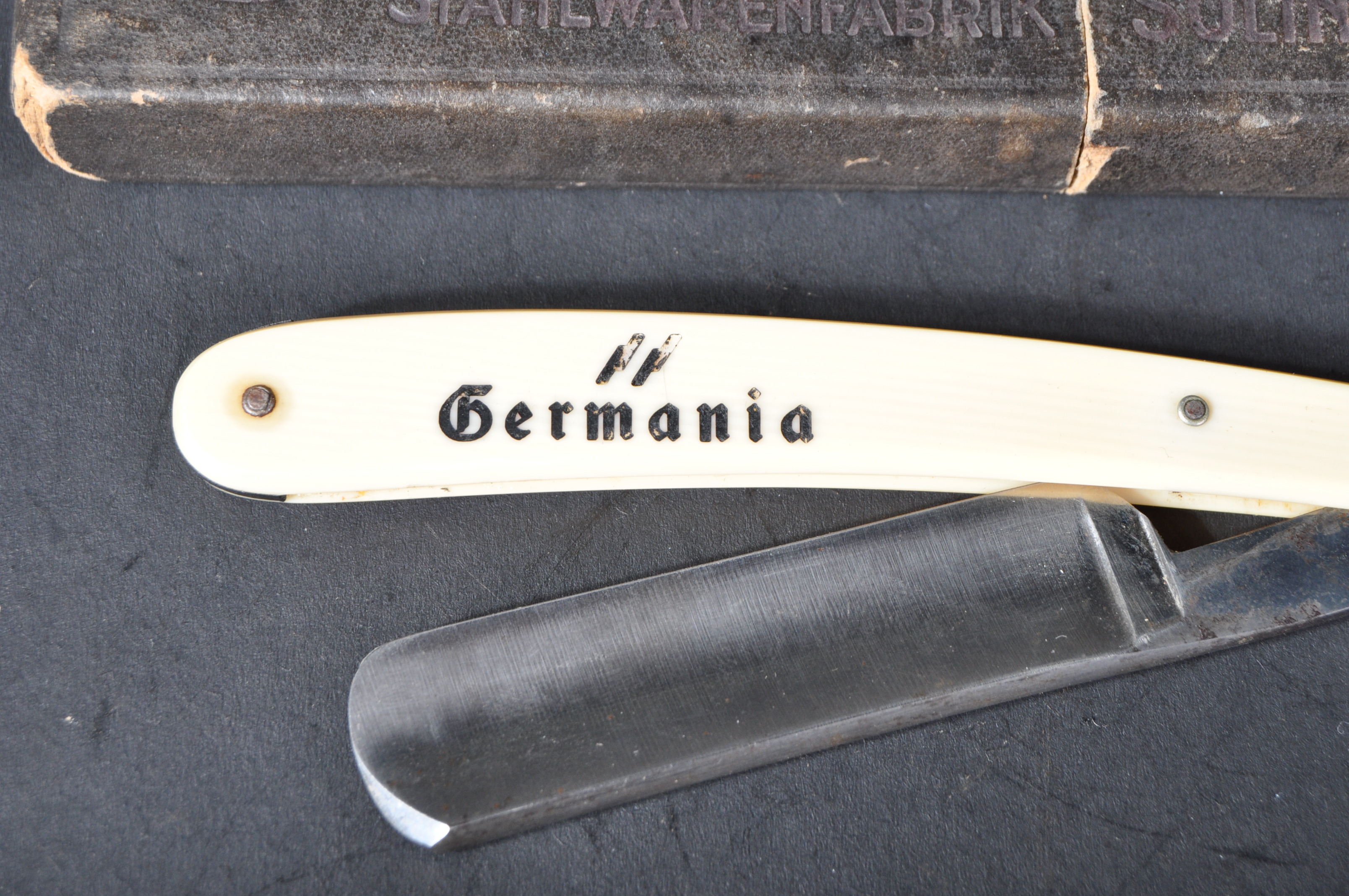 WWII SECOND WORLD WAR THIRD REICH GERMAN SS RAZOR - Image 2 of 5