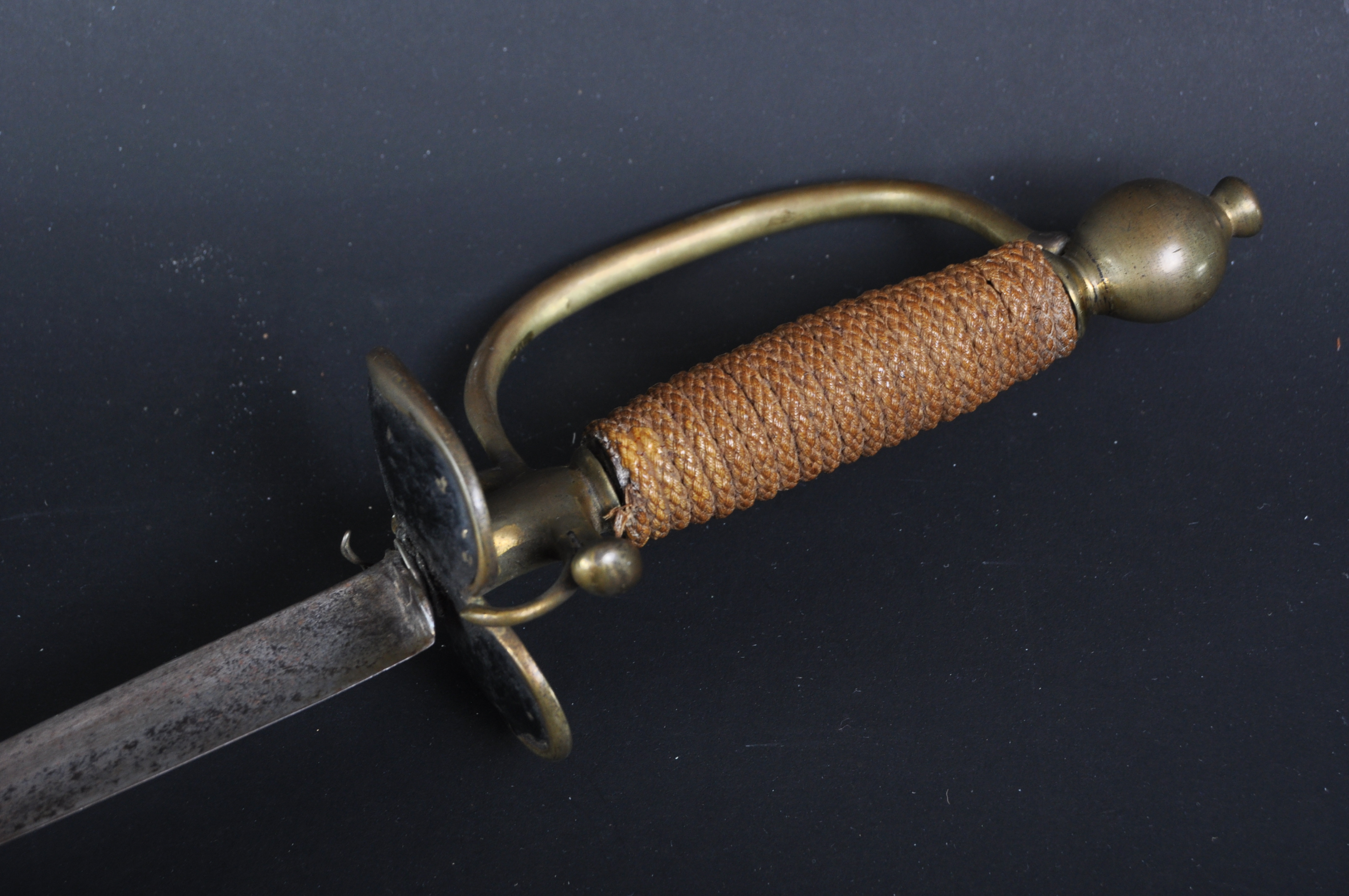 18TH CENTURY EUROPEAN SHORT SWORD - Image 2 of 9