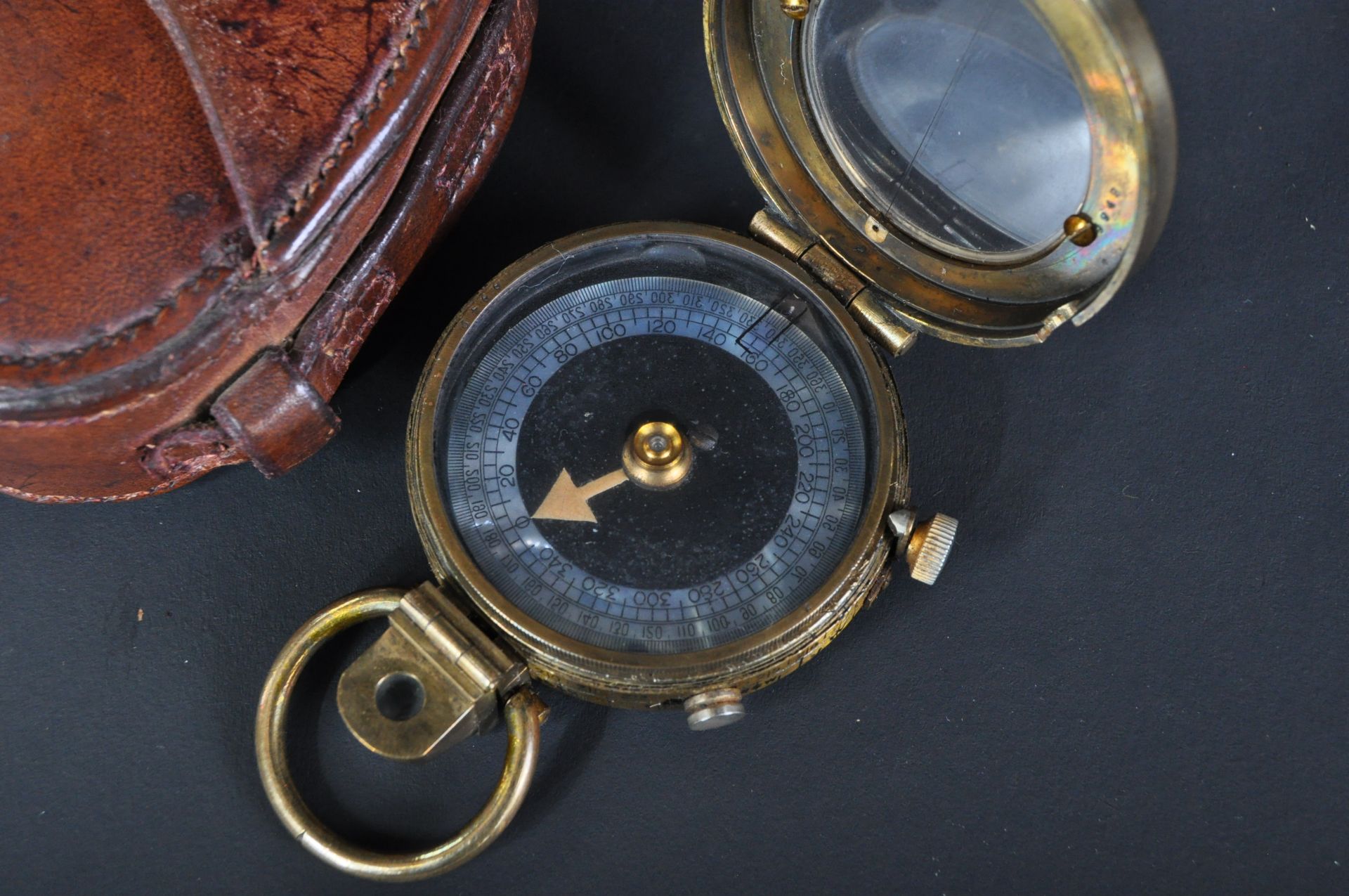 WWI FIRST WORLD WAR BRITISH OFFICER'S COMPASS IN CASE - Image 2 of 6