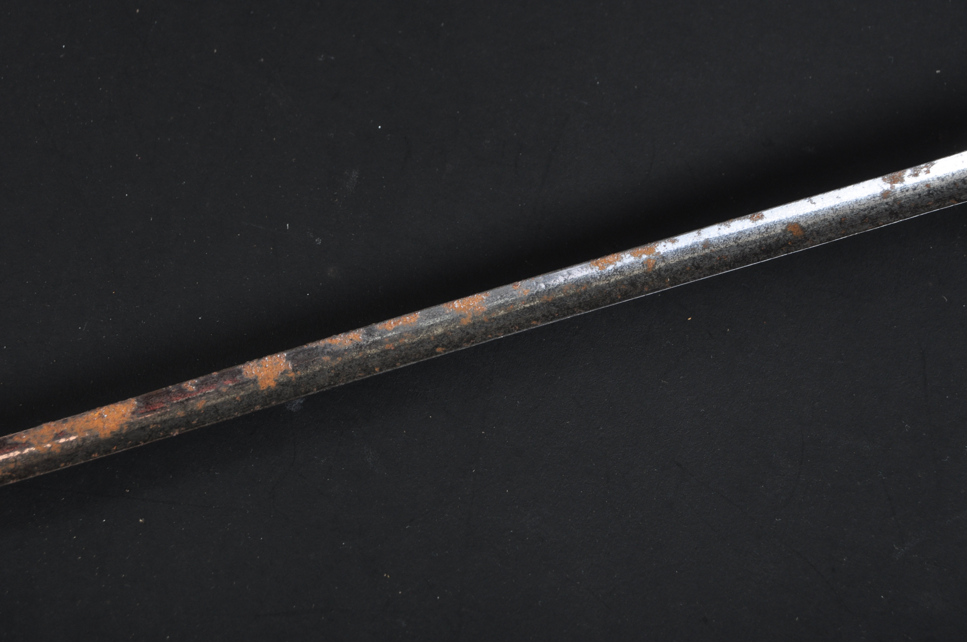 18TH CENTURY EUROPEAN SHORT SWORD - Image 4 of 9