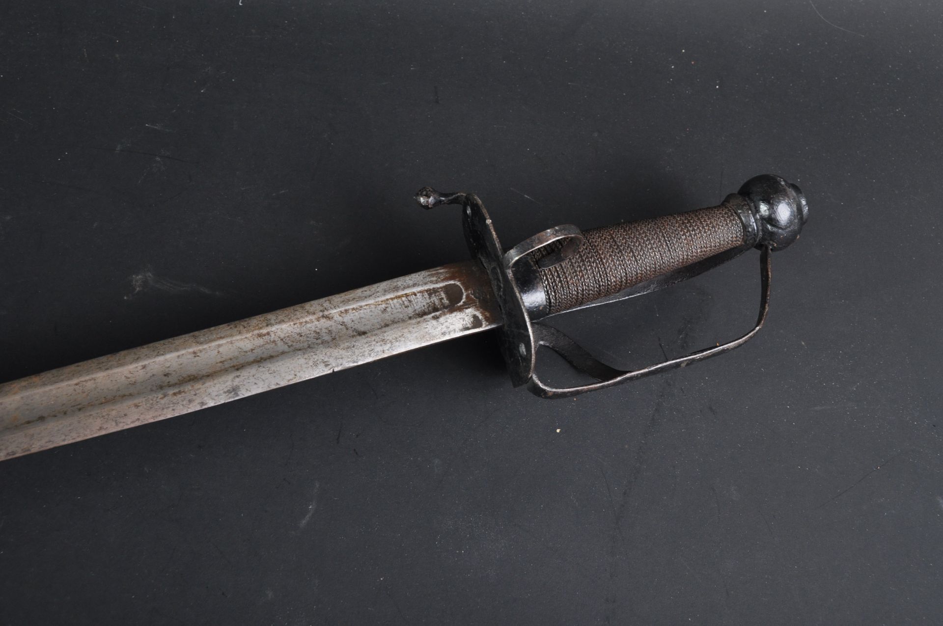 17TH CENTURY ENGLISH CIVIL WAR MORTUARY STYLE SWORD - Image 5 of 7