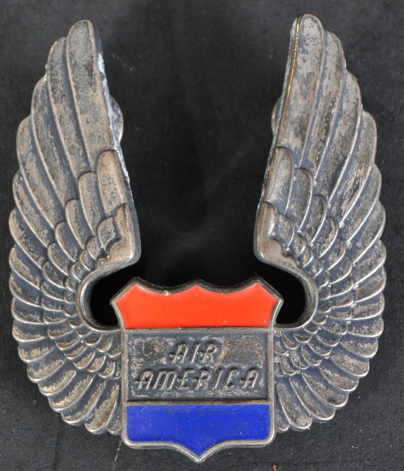 VIETNAM WAR ERA - AIR AMERICA CAP BADGE