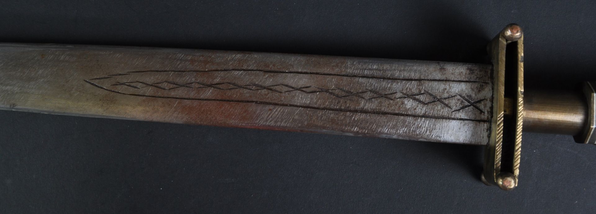 19TH CENTURY AFRICAN KINDJAL STYLE DAGGER - Image 5 of 6