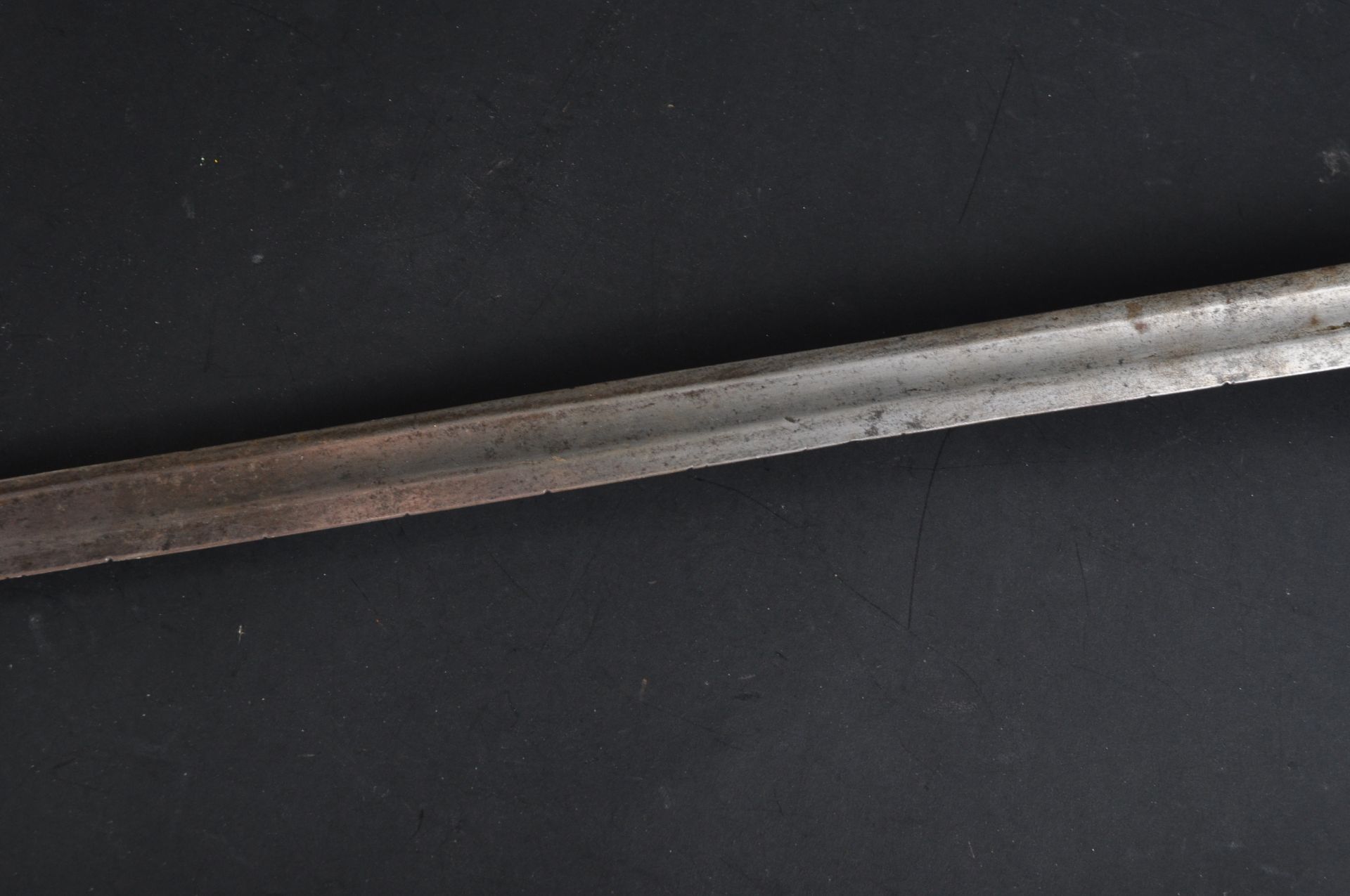 17TH CENTURY ENGLISH CIVIL WAR MORTUARY STYLE SWORD - Image 6 of 7