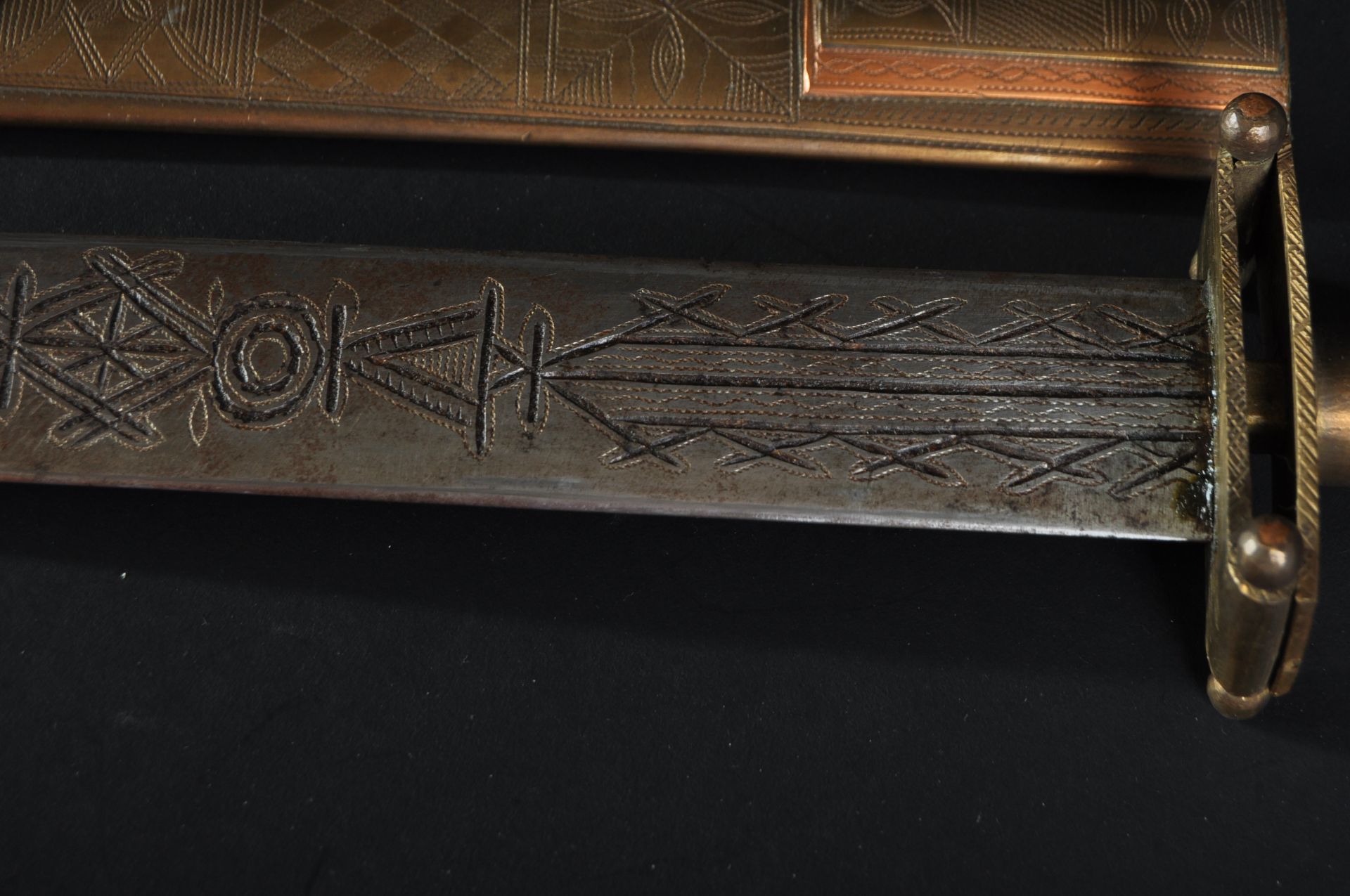 19TH CENTURY AFRICAN KINDJAL STYLE DAGGER - Image 3 of 6