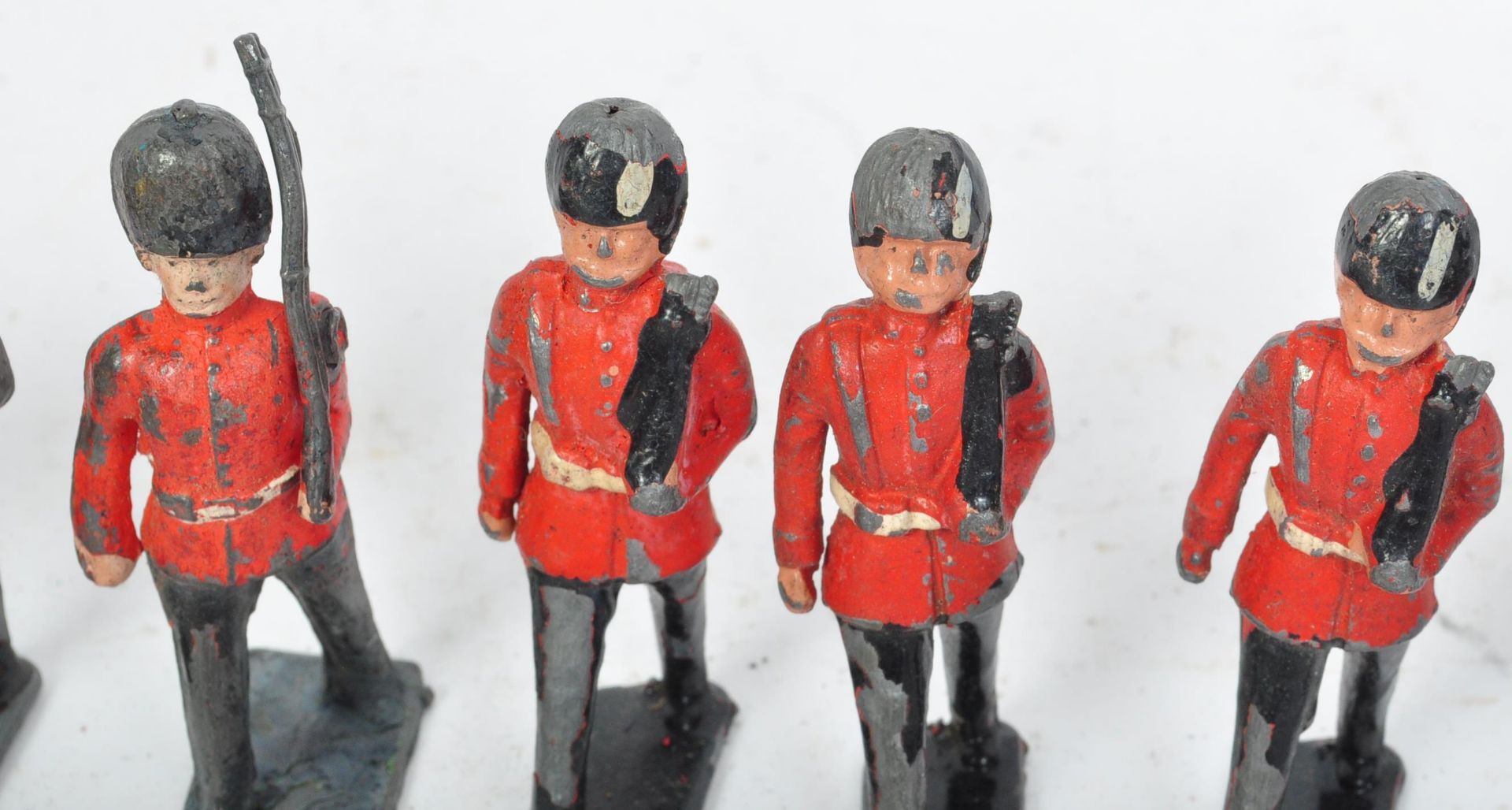 MID CENTURY HAND PAINTED LEAD SOLDIER FIGURES - Image 4 of 6