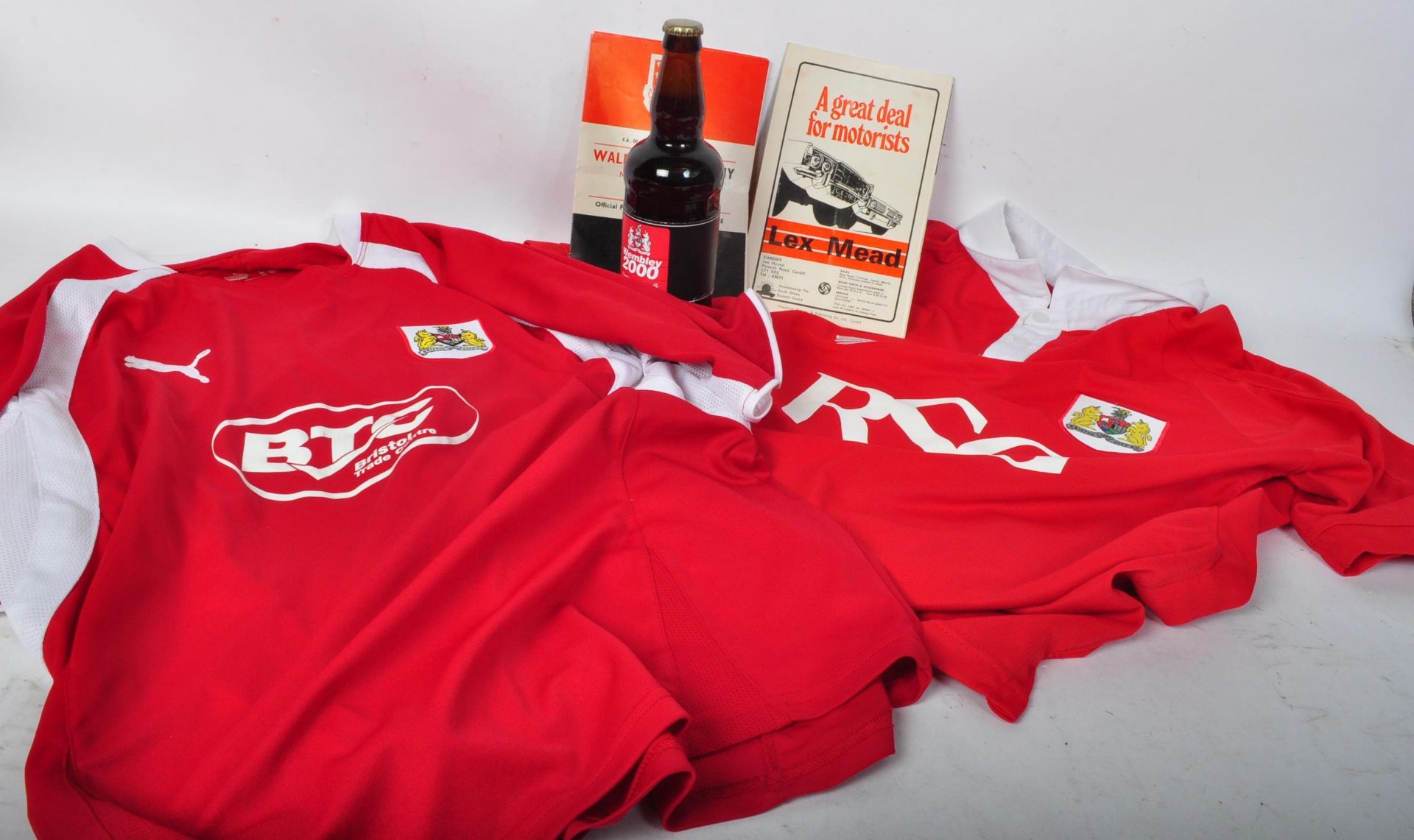 COLLECTION OF VINTAGE FOOTBALL EPHEMERA - BRISTOL CITY FC