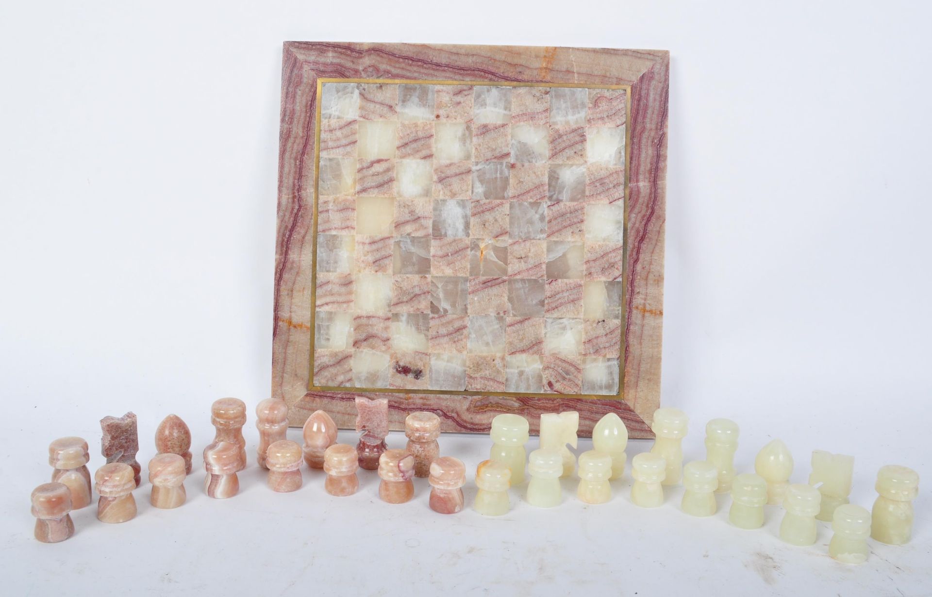VINTAGE 20TH CENTURY ONYX CHESS SET AND BOARD