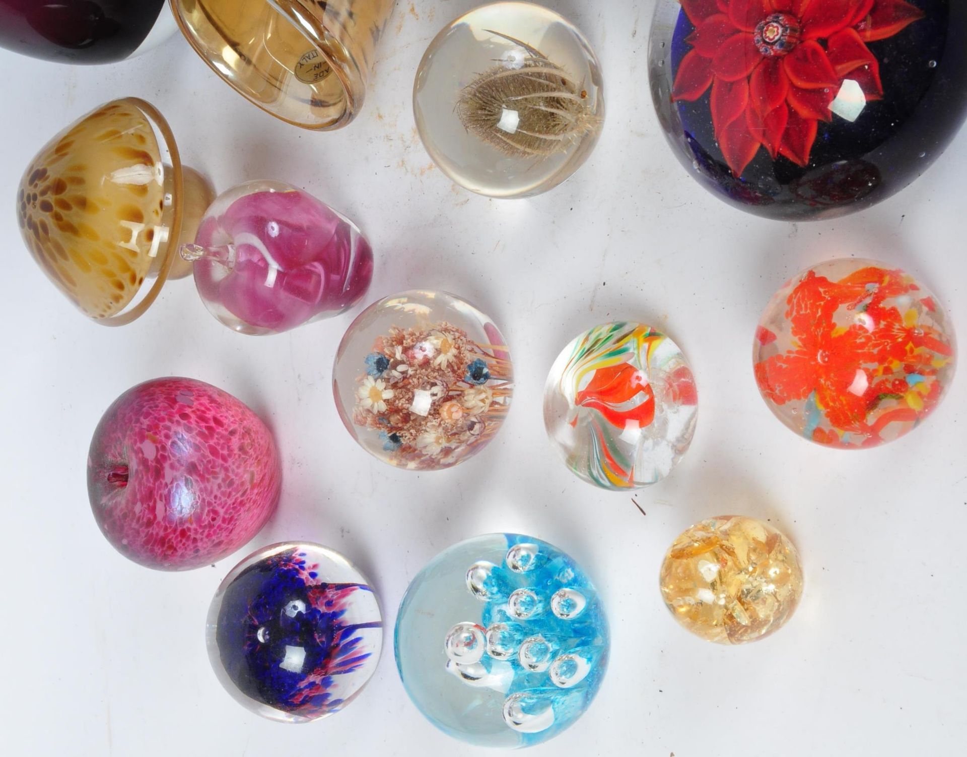 LARGE COLLECTION OF GLASS PAPERWEIGHTS - Image 2 of 9