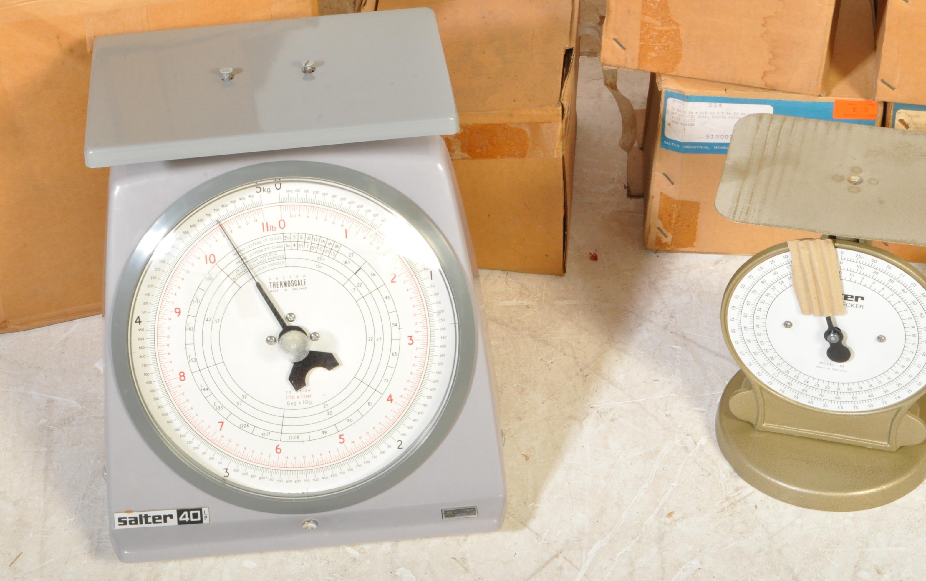 COLLECTION OF VINTAGE 20TH CENTURY SALTER MODEL 524 WEIGHING SCALES - Image 4 of 5