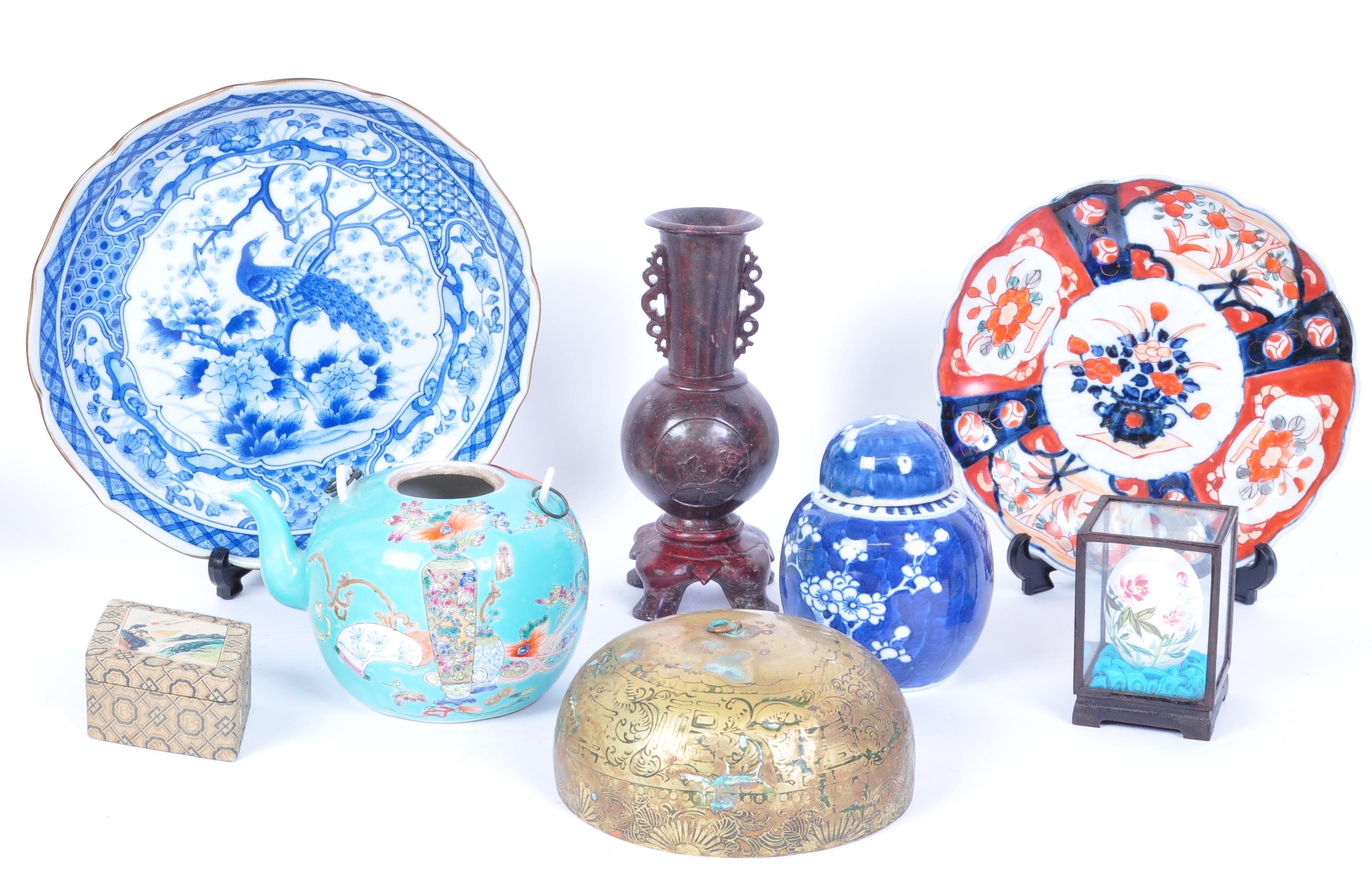 COLLECTION CHINESE ORIENTAL CHINA & BRASS ITEMS