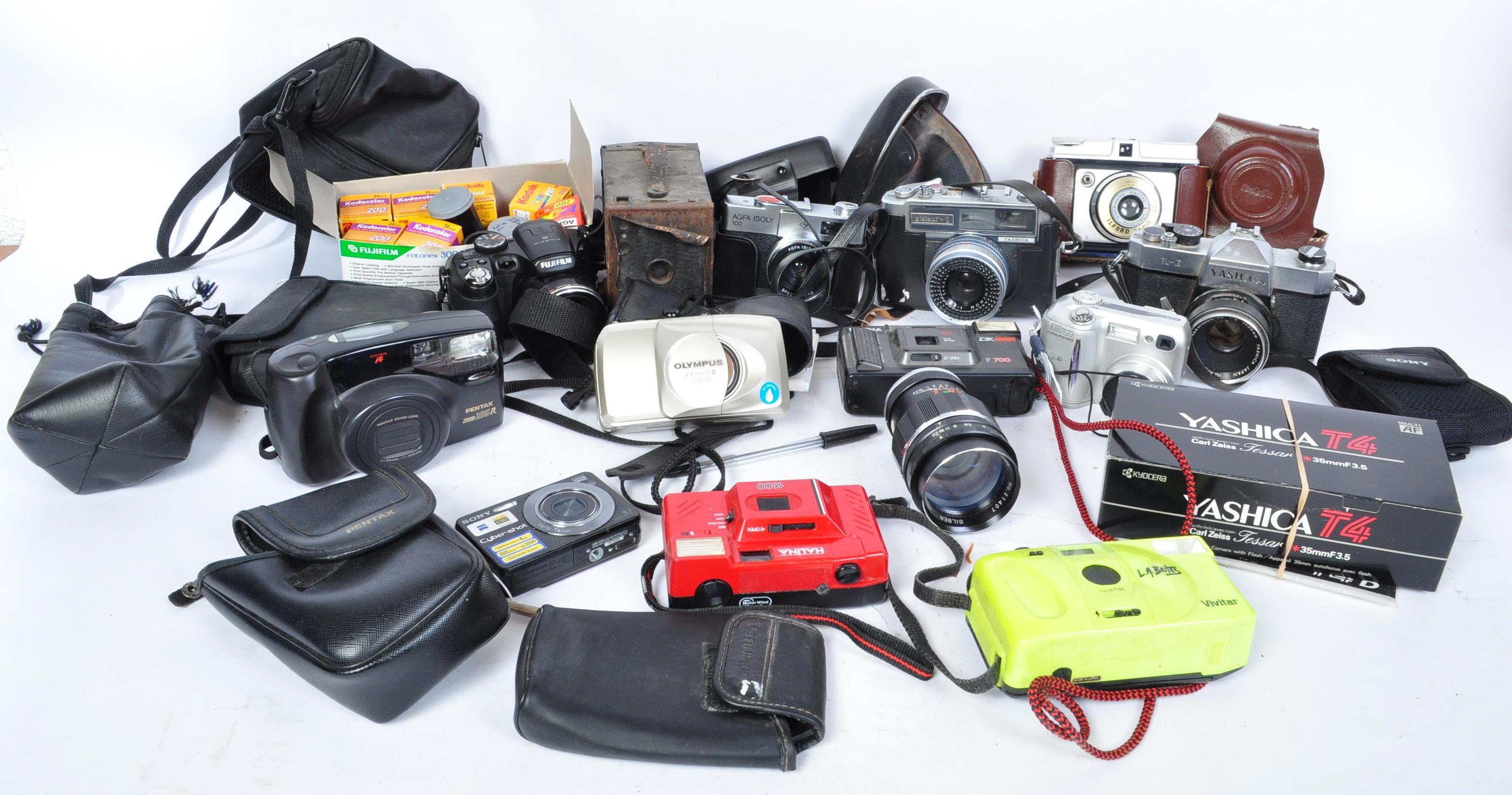 COLLECTION OF VINTAGE CAMERAS & EQUIPMENT