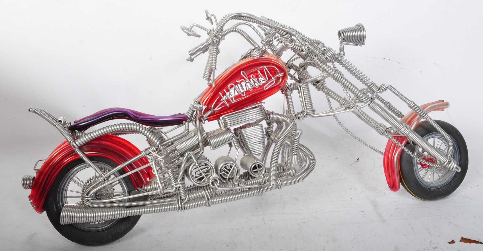 20TH CENTURY HARLEY DAVIDSON WIRE MINIATURE MOTORCYCLE - Image 4 of 5