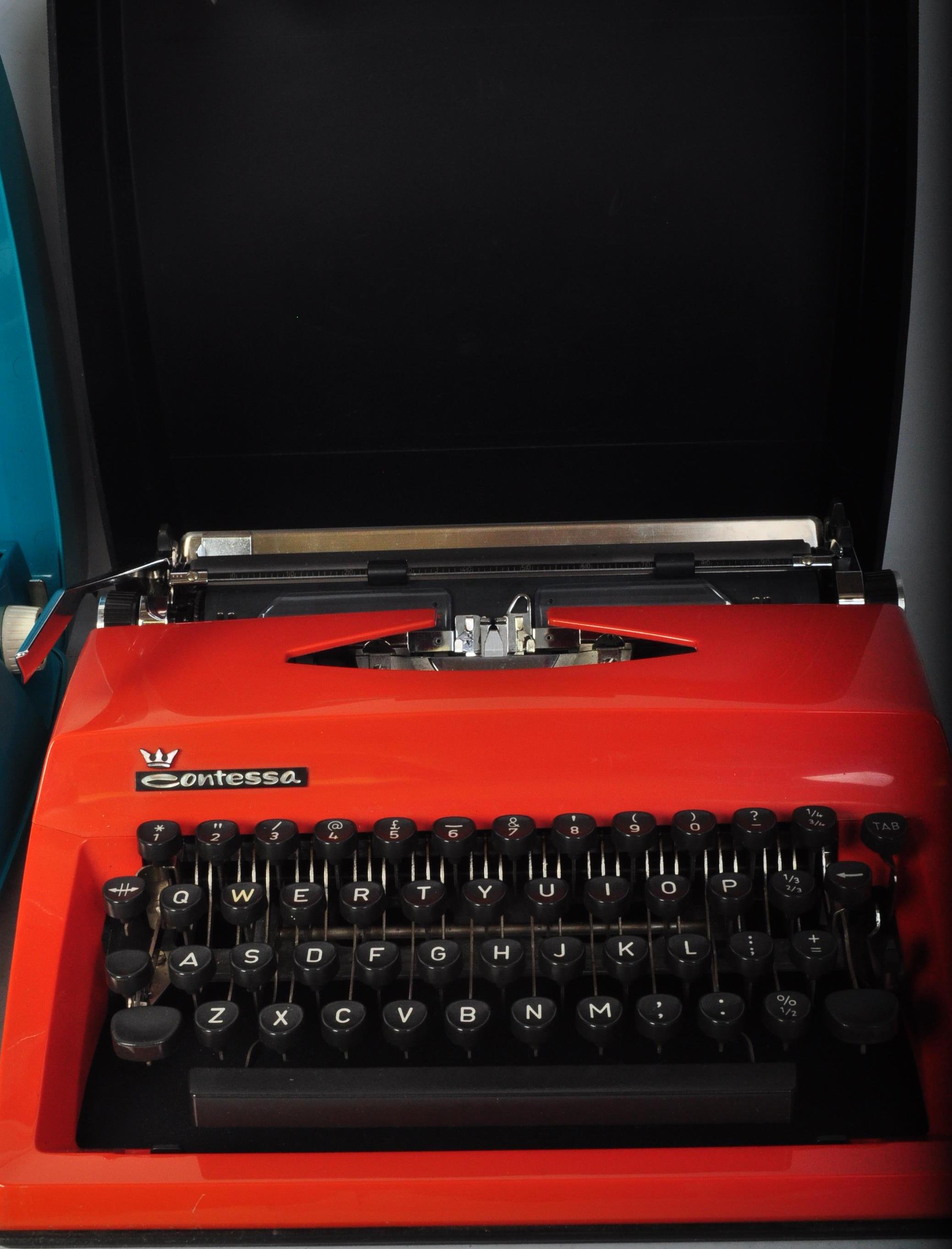 TWO RETRO VINTAGE MID 20TH CENTURY TYPEWRITERS - Image 3 of 6