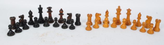 EARLY 20TH CENTURY STAUNTON PATTERN CHESS SET