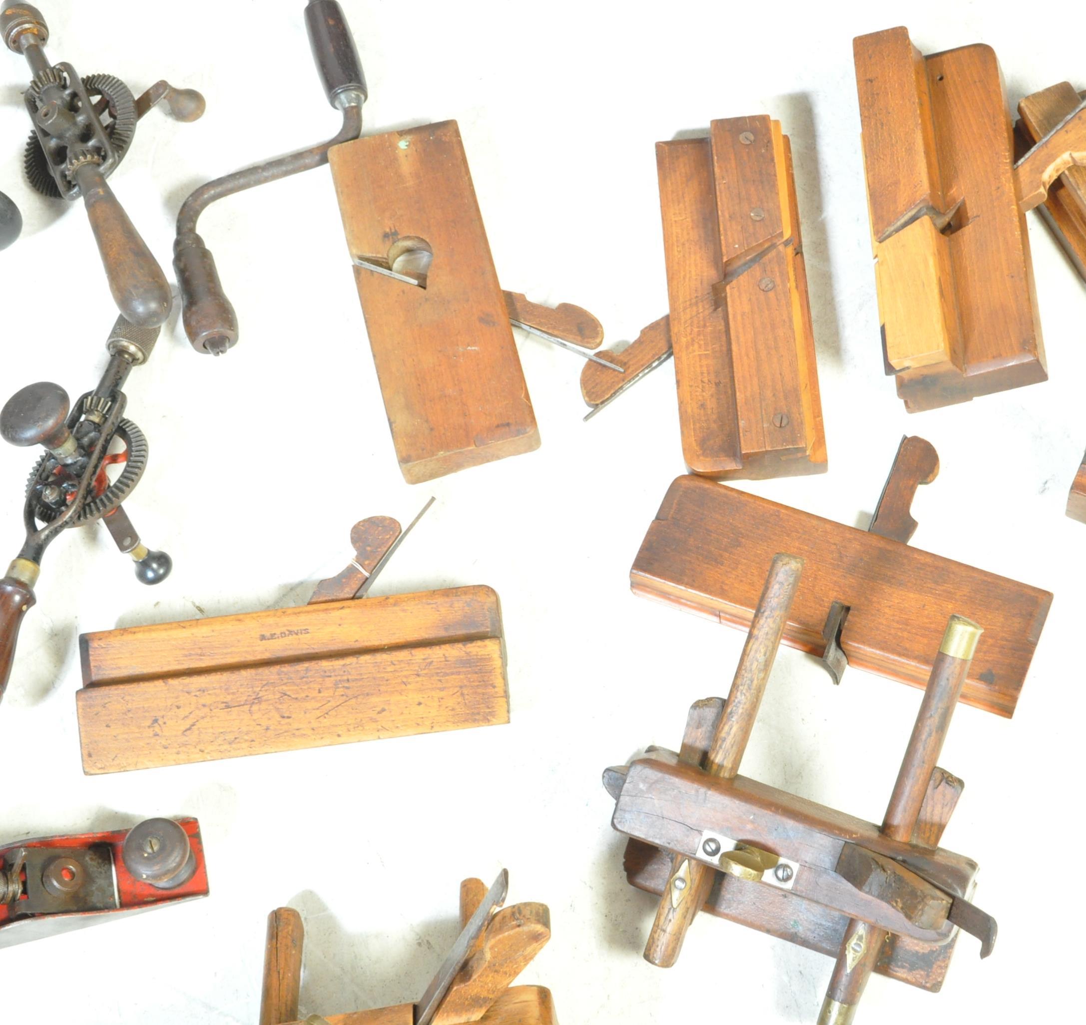 LARGE COLLECTION OF VINTAGE 20TH CENTURY WOOD WORKING TOOLS - Image 4 of 5