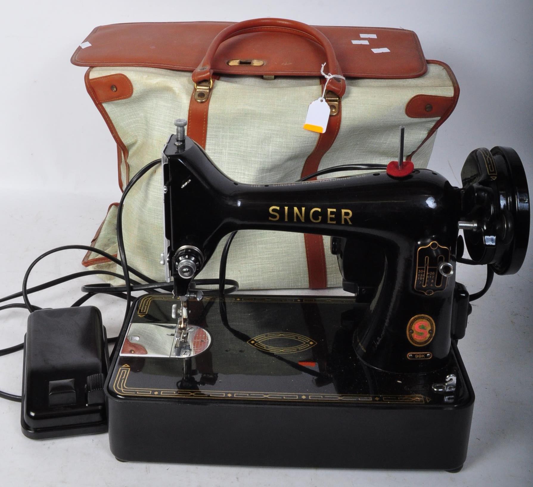 VINTAGE SINGER 99K SEWING MACHINE IN CASE