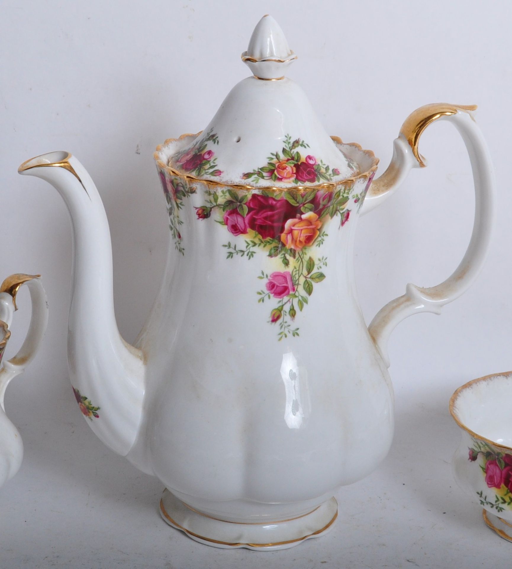 VINTAGE ROYAL ALBERT OLD COUNTRY ROSES CHINA COFFEE SERVICE - Image 3 of 5