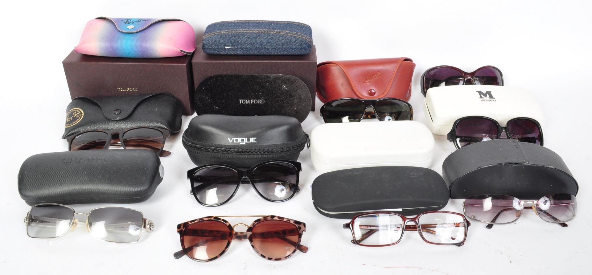 A COLLECTION OF VINTAGE & LATER DESIGNER SUNGLASSES & CASES