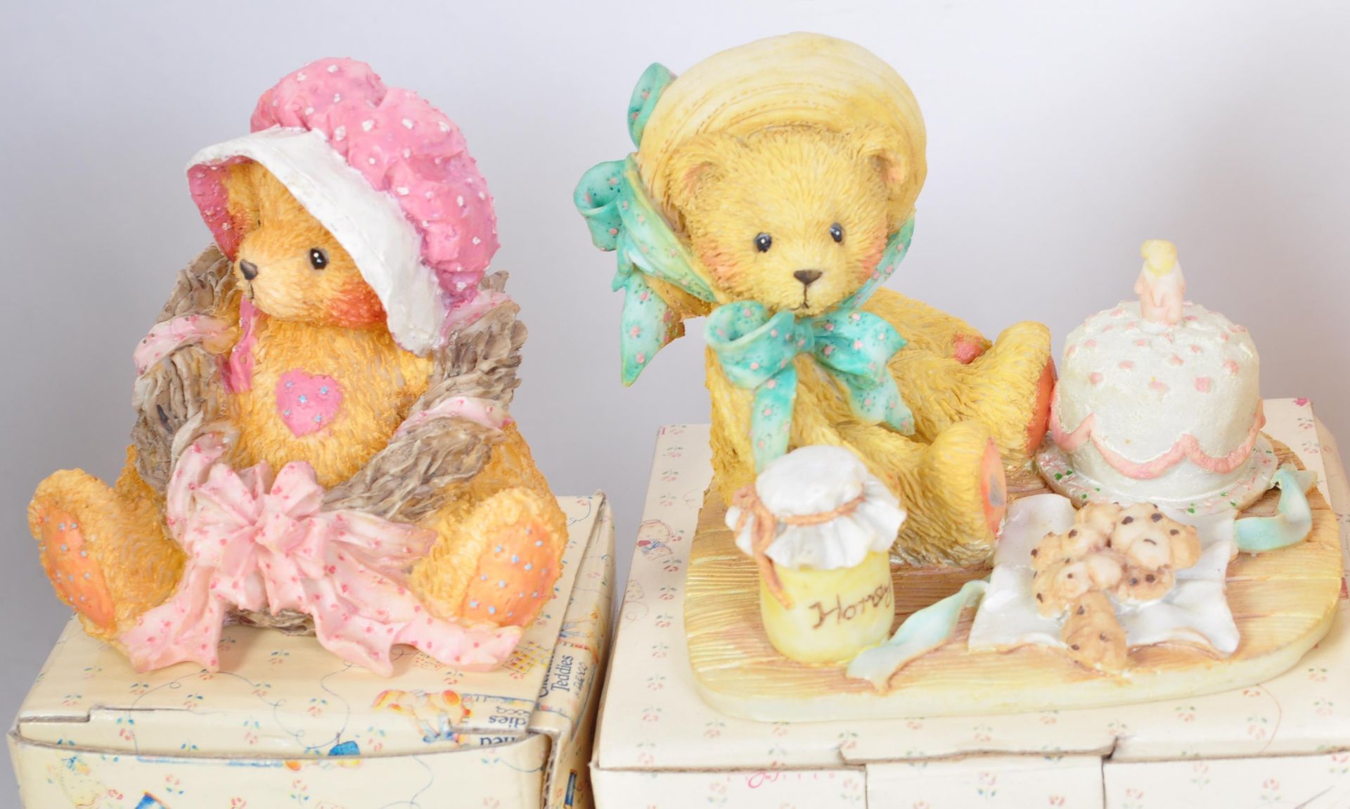 COLLECTION OF VINTAGE CHERISHED TEDDIES FIGURES - Bild 2 aus 5