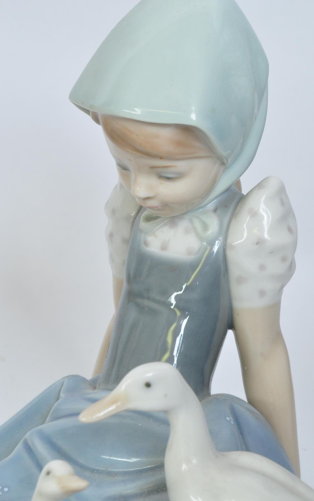 VINTAGE ROYAL DOULTON SUSAN FIGURE & LLADRO FIGURINE - Image 4 of 7