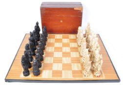 VINTAGE 20TH CENTURY CHINESE ORIENTAL CHESS SET.