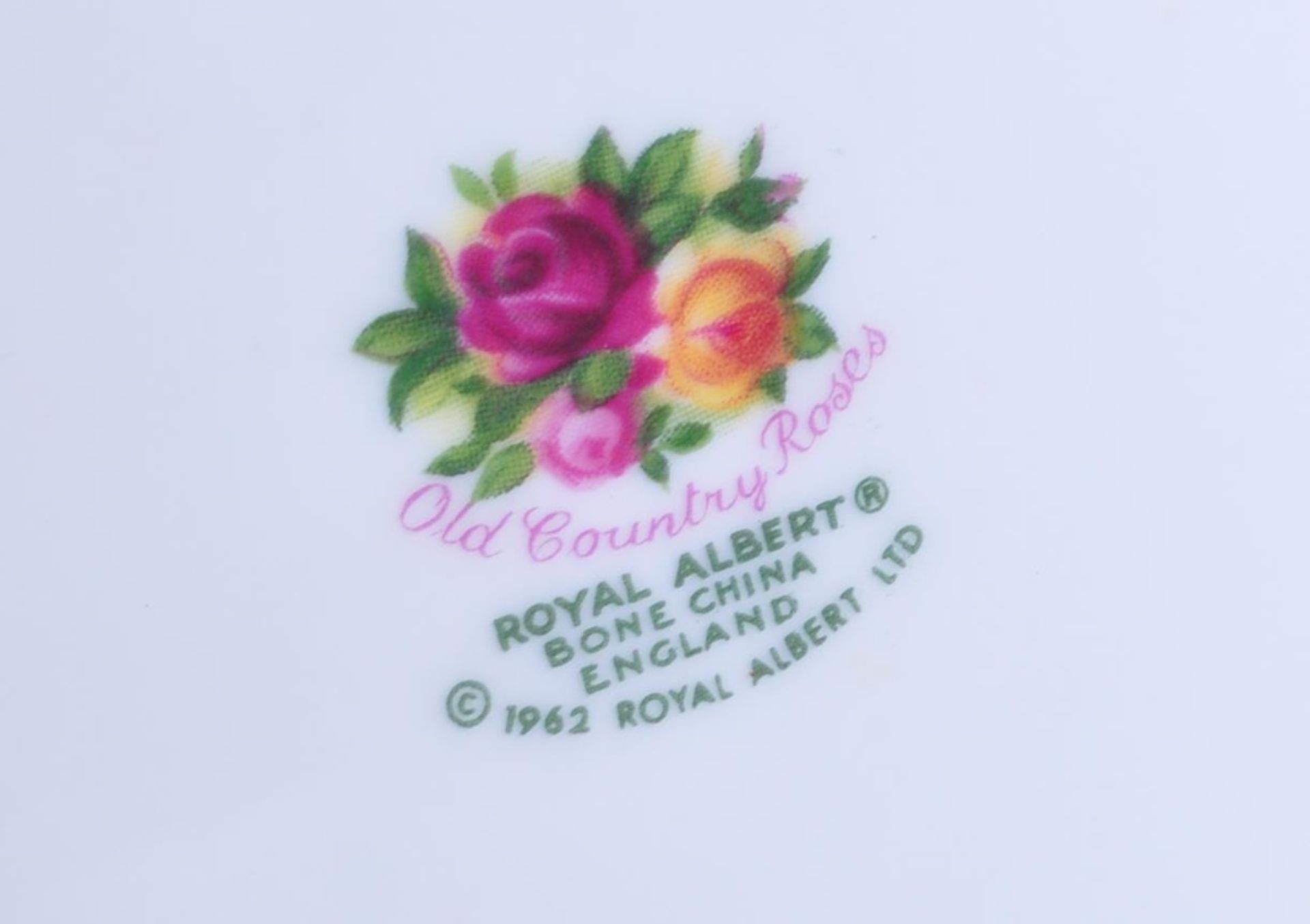 COLLECTION OF VINTAGE ROYAL ALBERT OLD COUNTRY ROSES CHINA - Image 5 of 5