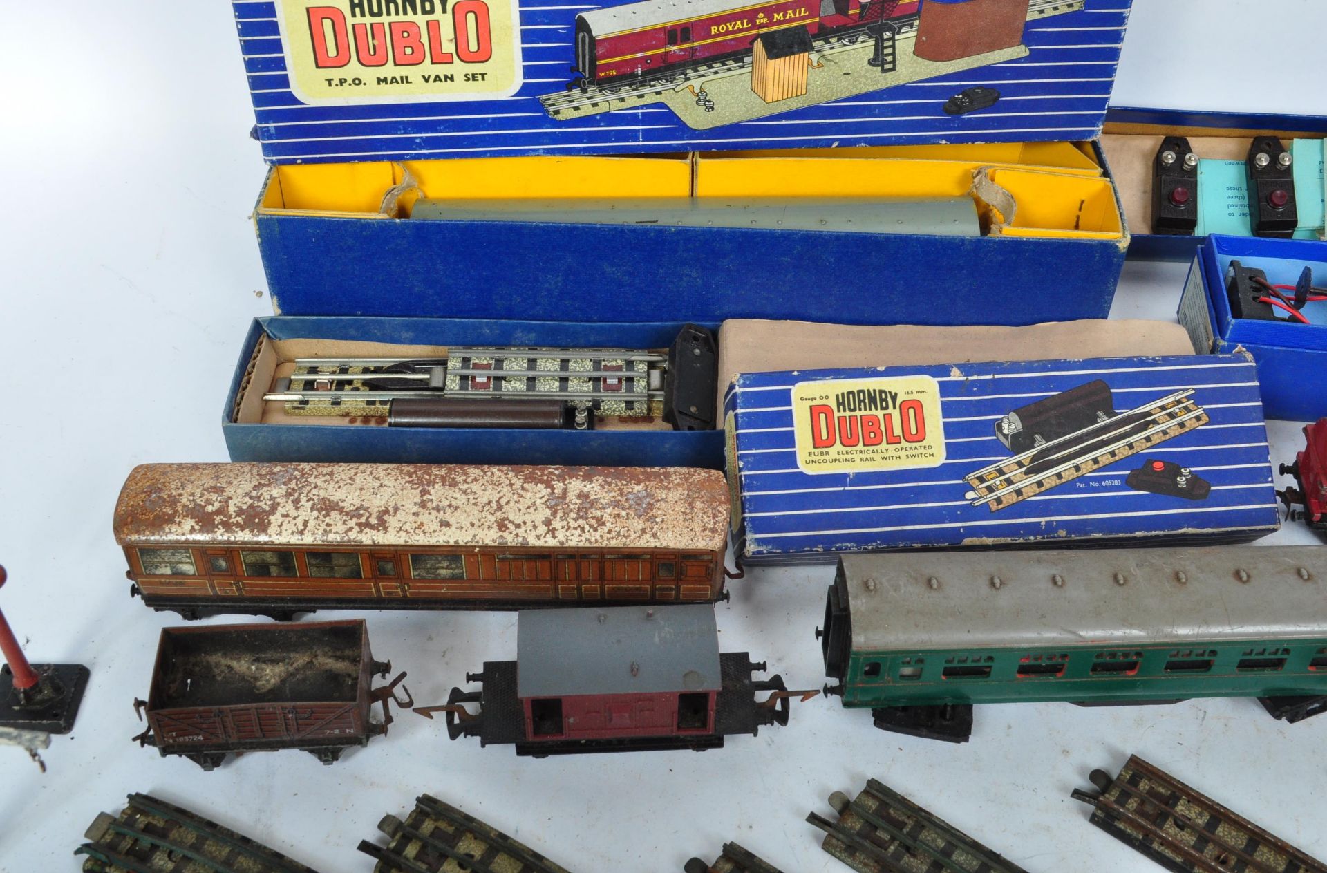 COLLECTION OF VINTAGE HORBY & OTHER DIECAST TRAINS - Bild 3 aus 8