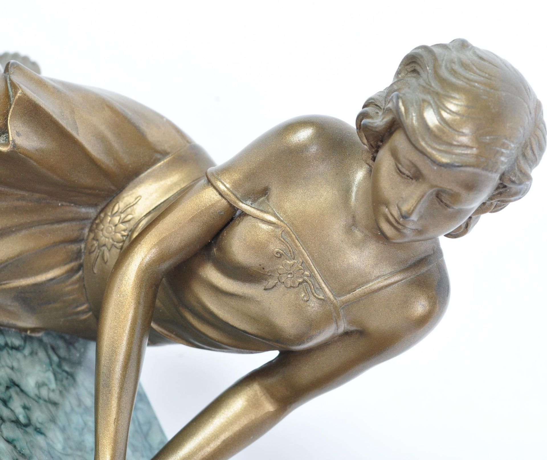 VINTAGE BRONZED RESIN FEMALE STUDY DIORAMA FIGURINE - Image 2 of 4