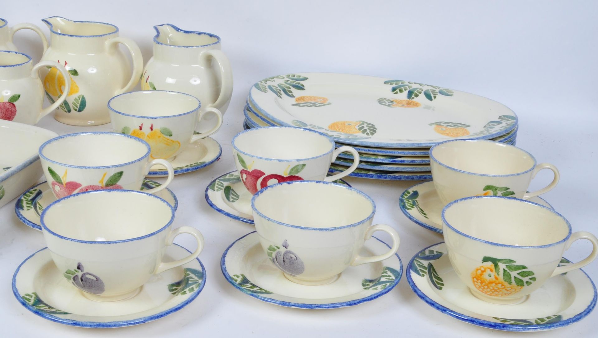 LARGE POOLE POTTERY HAND PAINTED DINNER & TEA SERVICE - Bild 6 aus 9