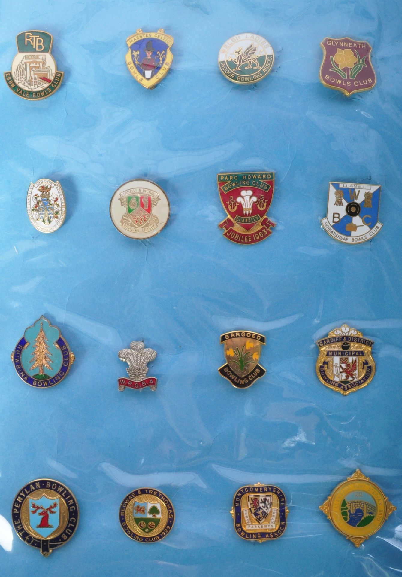 LARGE COLLECTION OF VINTAGE 20TH CENTURY ENAMEL BOWLS BADGES - Bild 3 aus 9