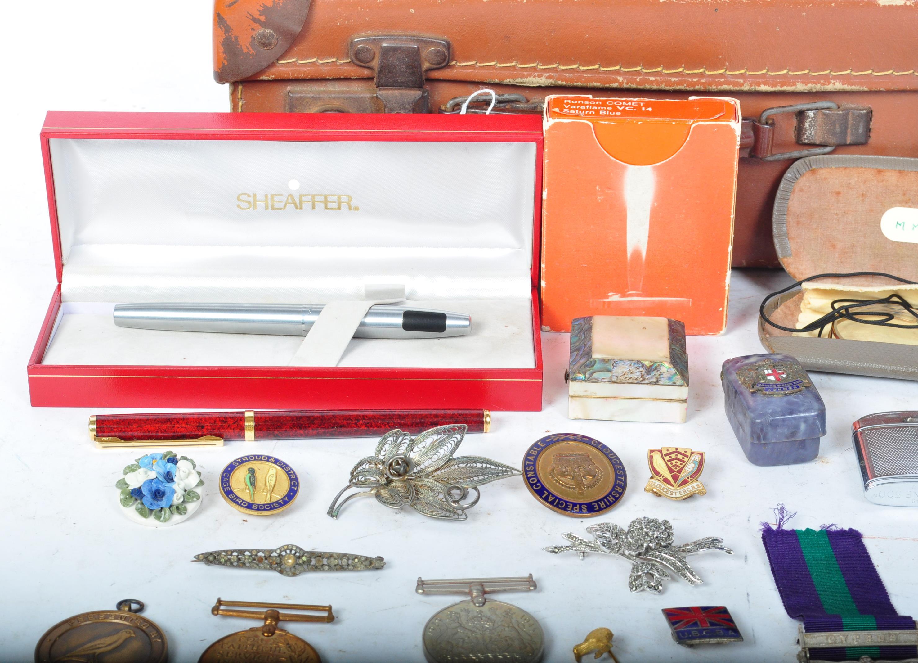 ASSORTMENT OF MISCELLANEOUS ITEMS - PENS - MEDALS - BADGES - Image 2 of 6