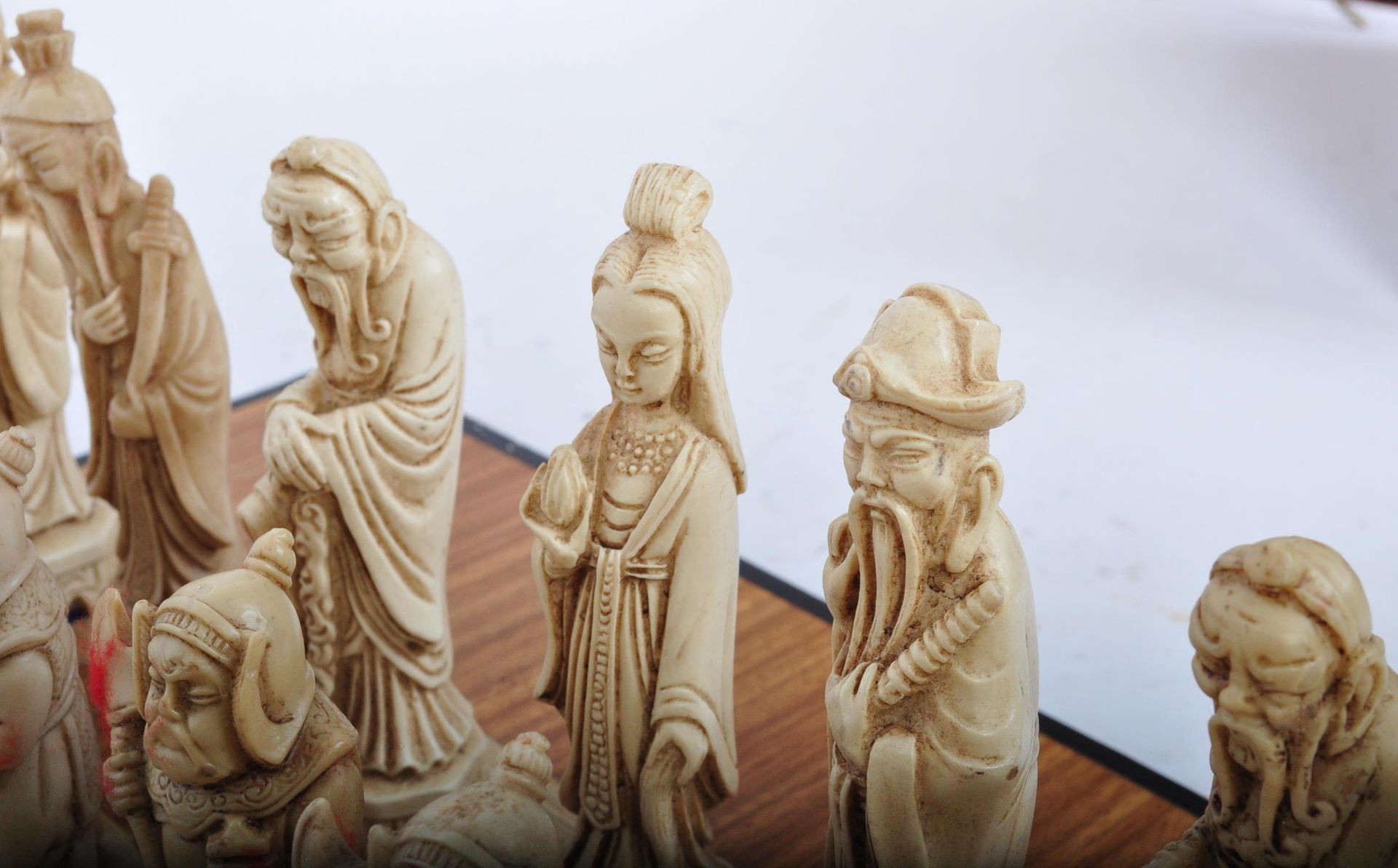 VINTAGE 20TH CENTURY CHINESE ORIENTAL CHESS SET. - Image 4 of 5