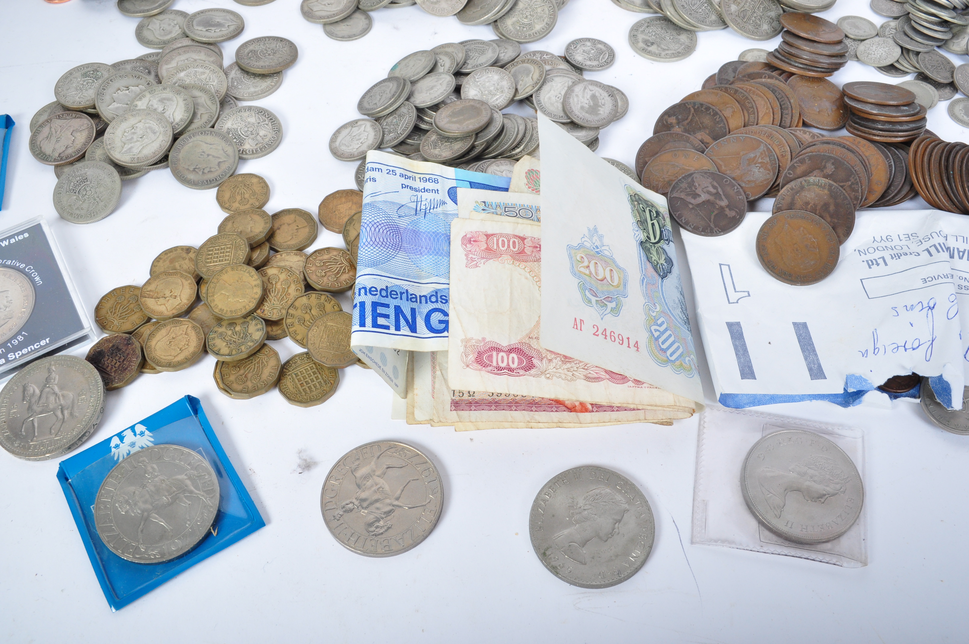 ASSORTMENT OF BRITISH COINAGE TO INCLUDE CROWNS - Image 6 of 6