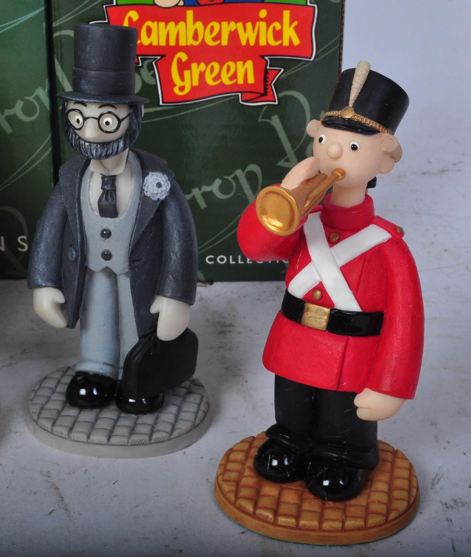 CAMBERWICK GREEN – ROBERT HARROP – X5 FIGURINES / STATUES - Image 4 of 8