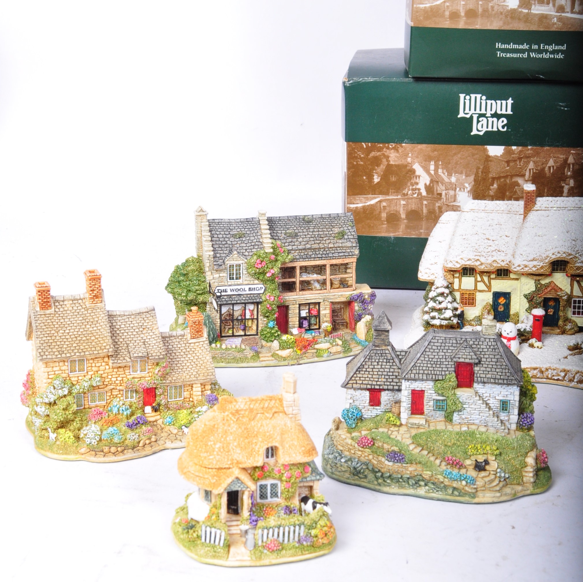 COLLECTION OF VINTAGE LILLIPUT LANE ORNAMENTS - Image 2 of 10