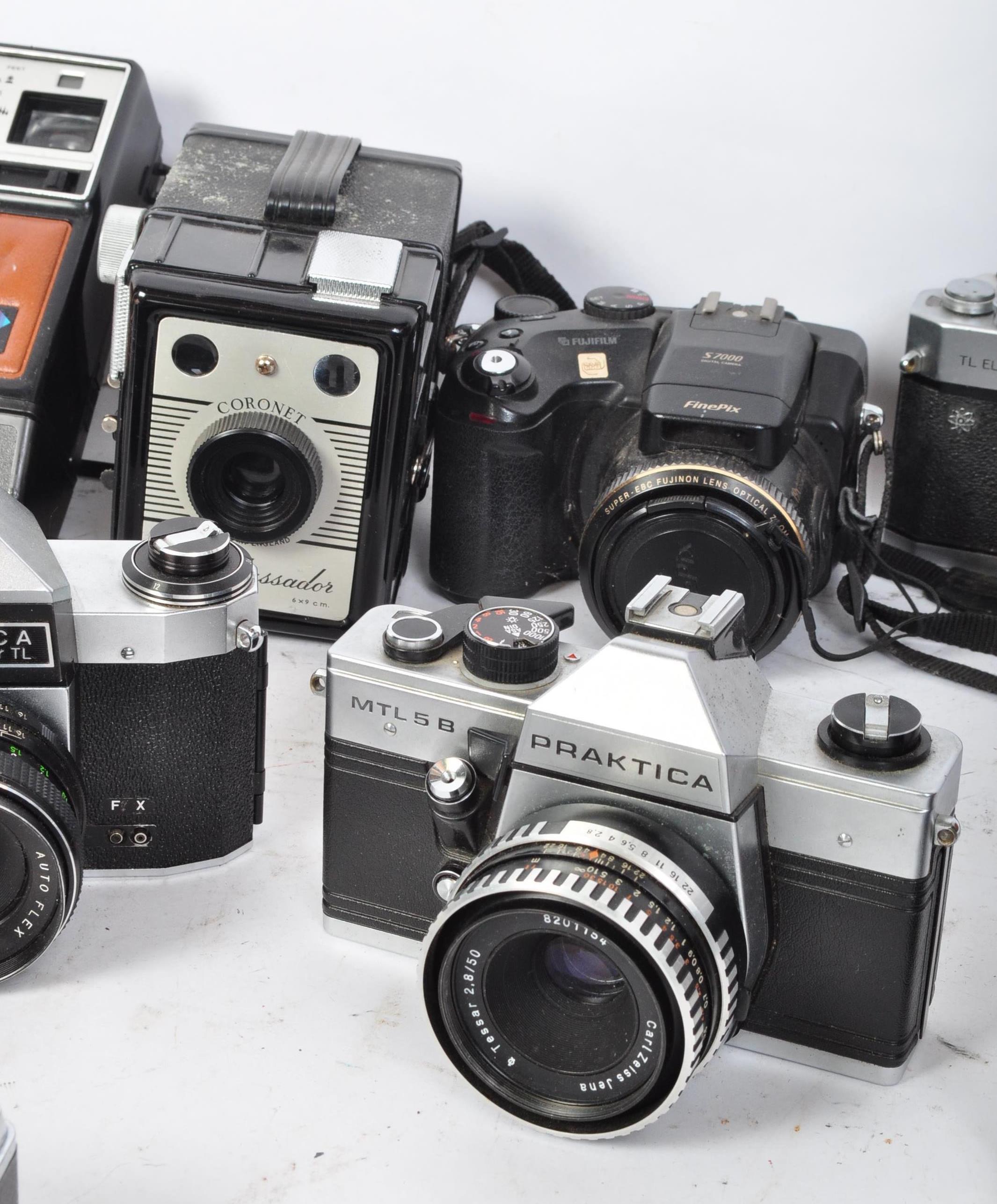 COLLECTION OF VINATGE 35MM FILM CAMERAS & LENSES - Image 4 of 5