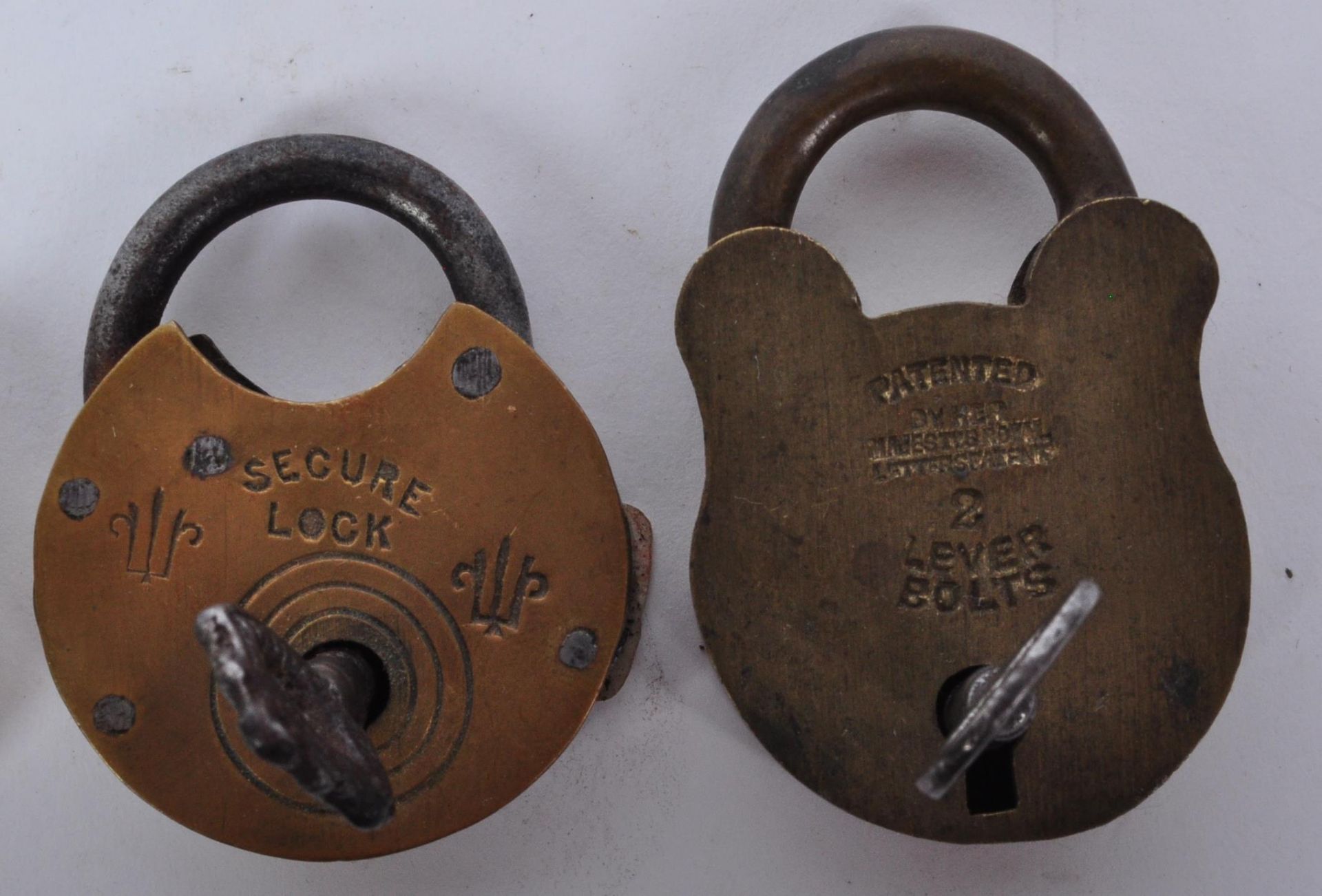 COLLECTION OF FOUR BRASS MINAITURE PADLOCKS - Image 4 of 5