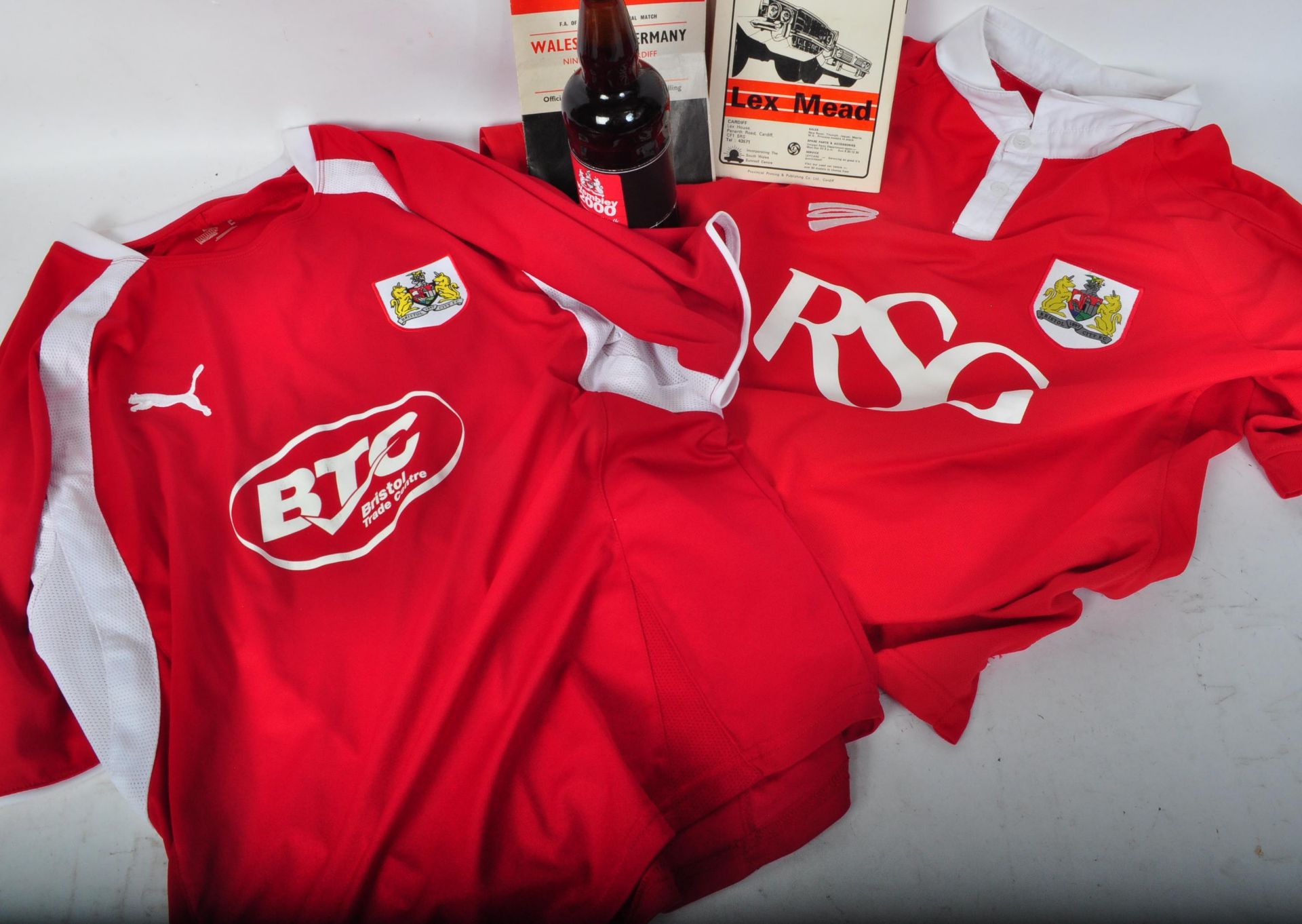 COLLECTION OF VINTAGE FOOTBALL EPHEMERA - BRISTOL CITY FC - Bild 2 aus 4