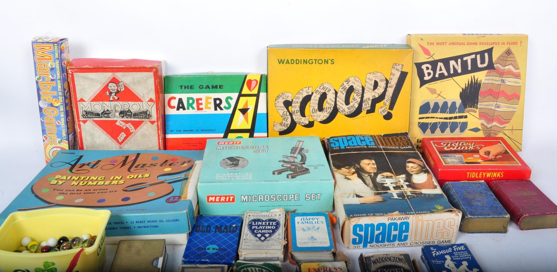 LARGE COLLECTION OF BOARD GAMES & CARD GAMES - Image 3 of 4