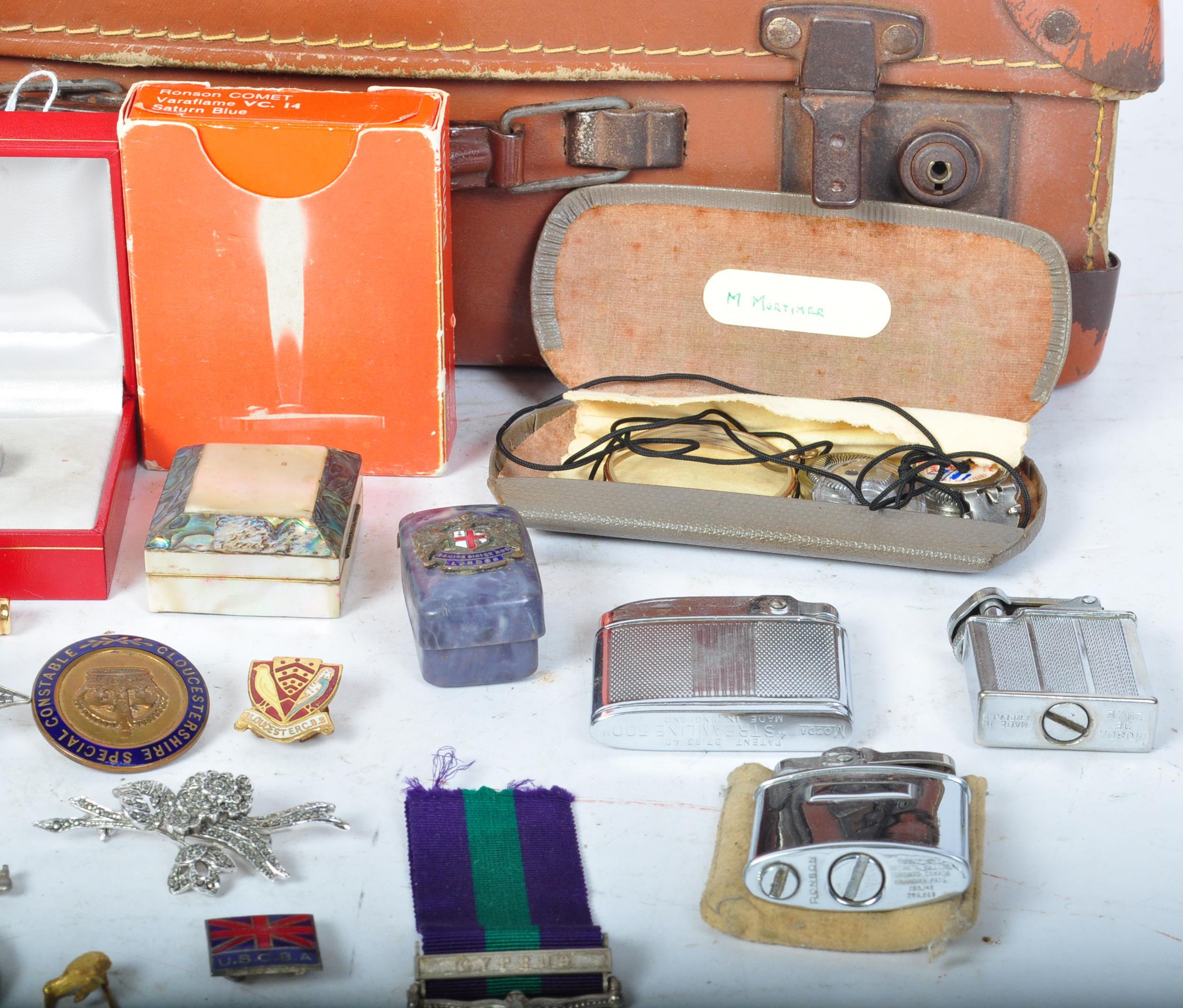 ASSORTMENT OF MISCELLANEOUS ITEMS - PENS - MEDALS - BADGES - Image 3 of 6