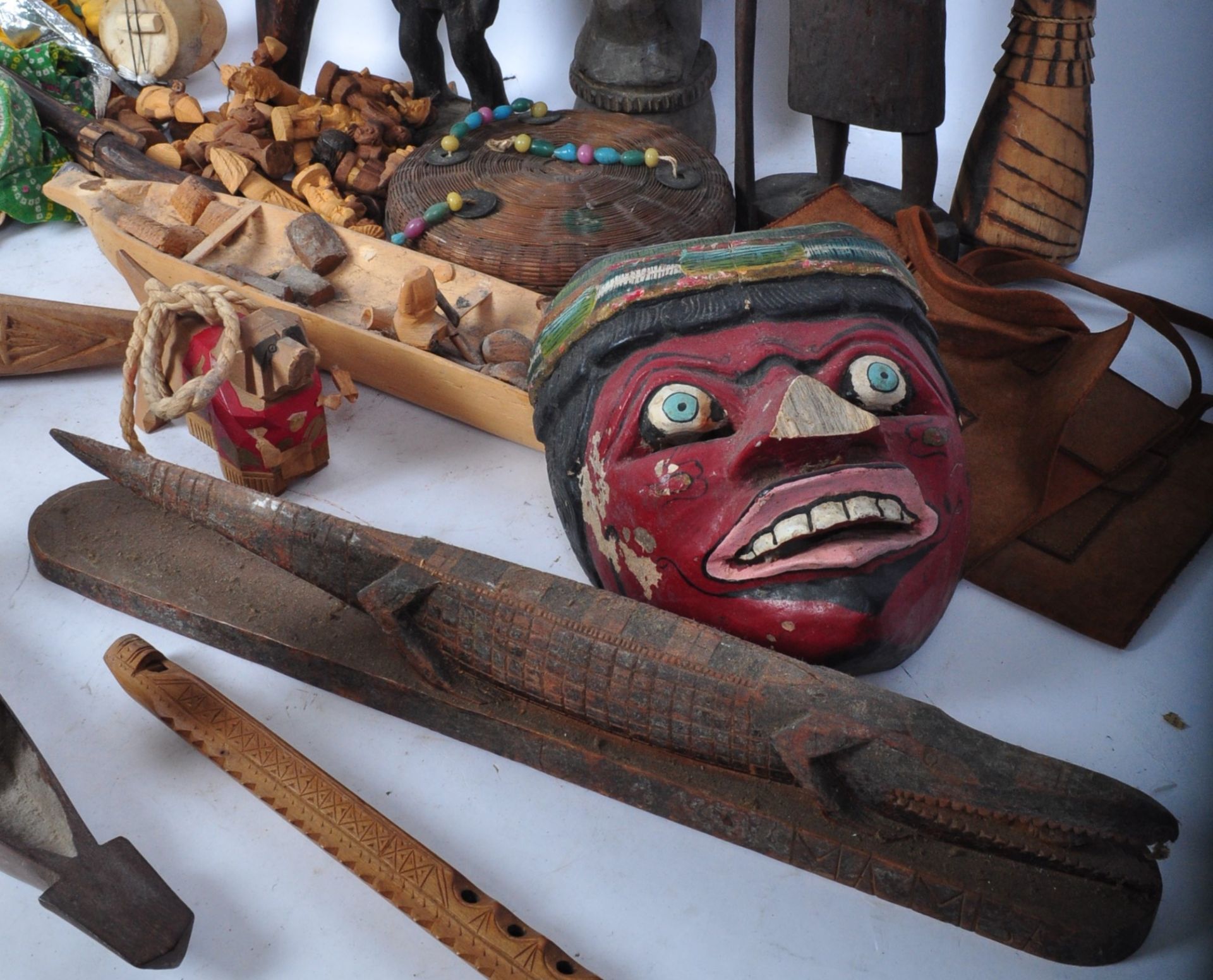 LARGE COLLECTION OF AFRICAN & ASIAN ITEMS - MASKS - INSTRUMENTS - Image 4 of 6