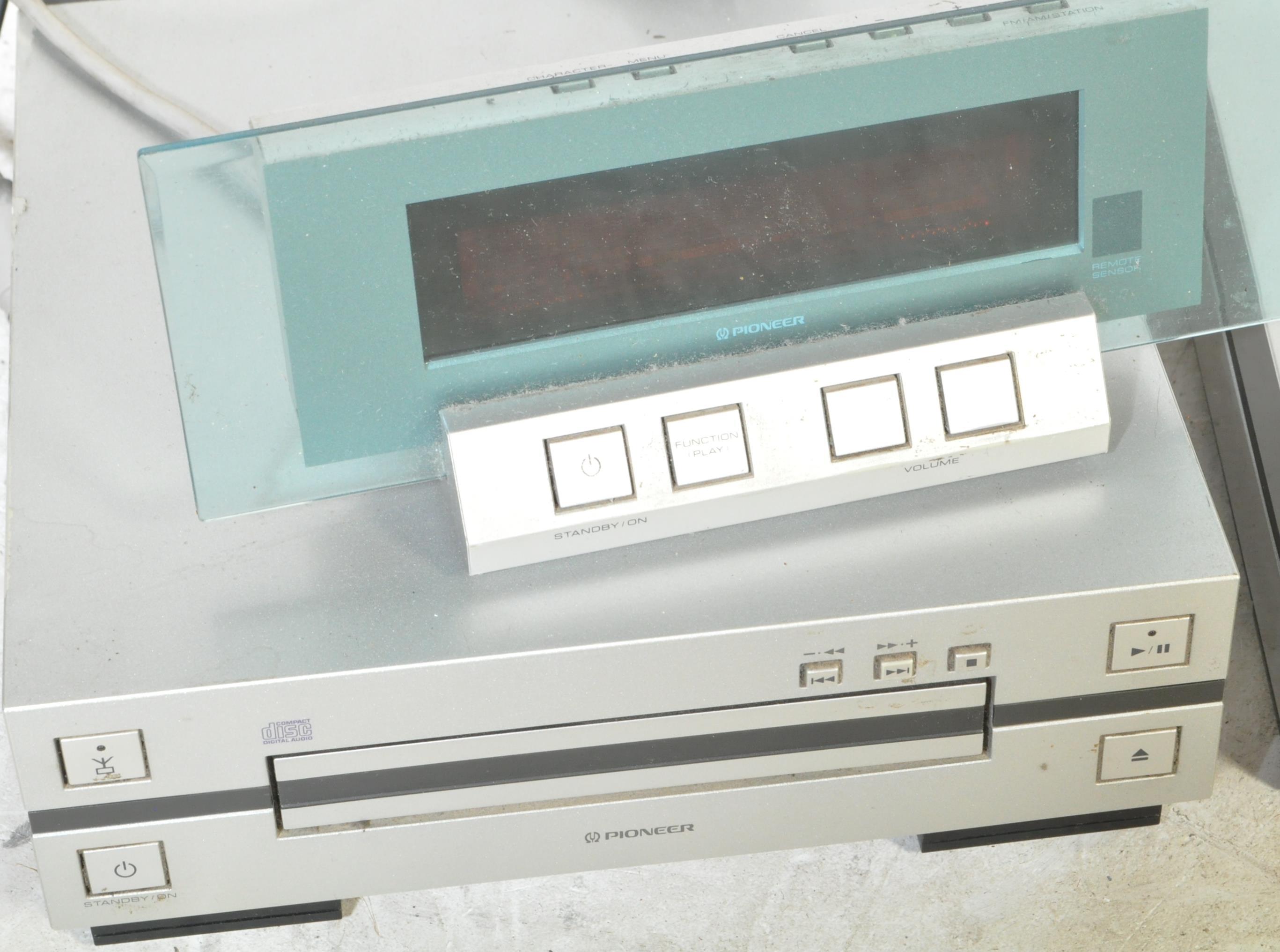 A RETRO PIONEER CT-F500 STEREO CASSETTE TAPE DECK & OTHERS - Image 2 of 4