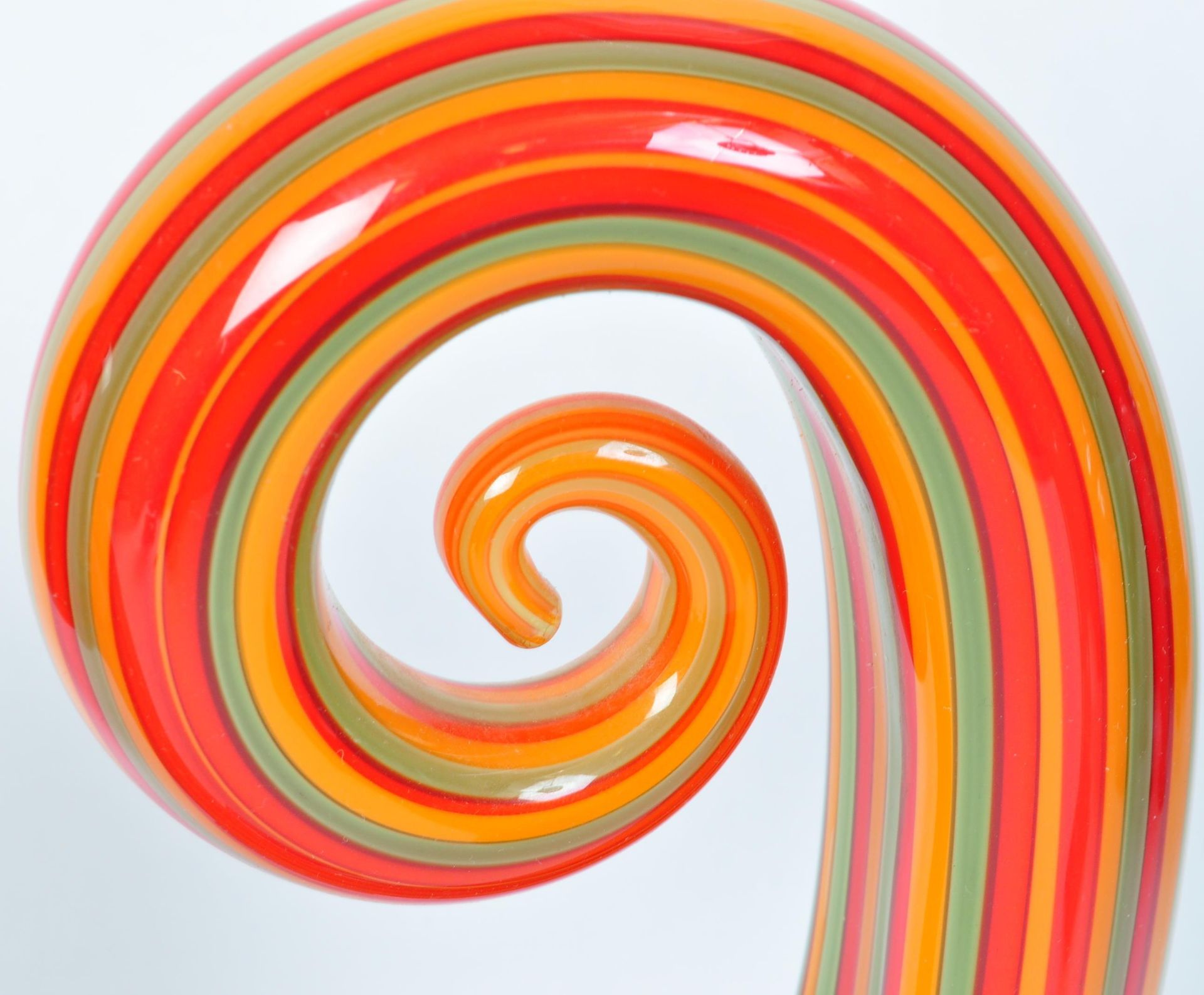 VINTAGE RETRO MURANO SWIRL COLOURFUL GLASS SCULPTURE - Image 2 of 5