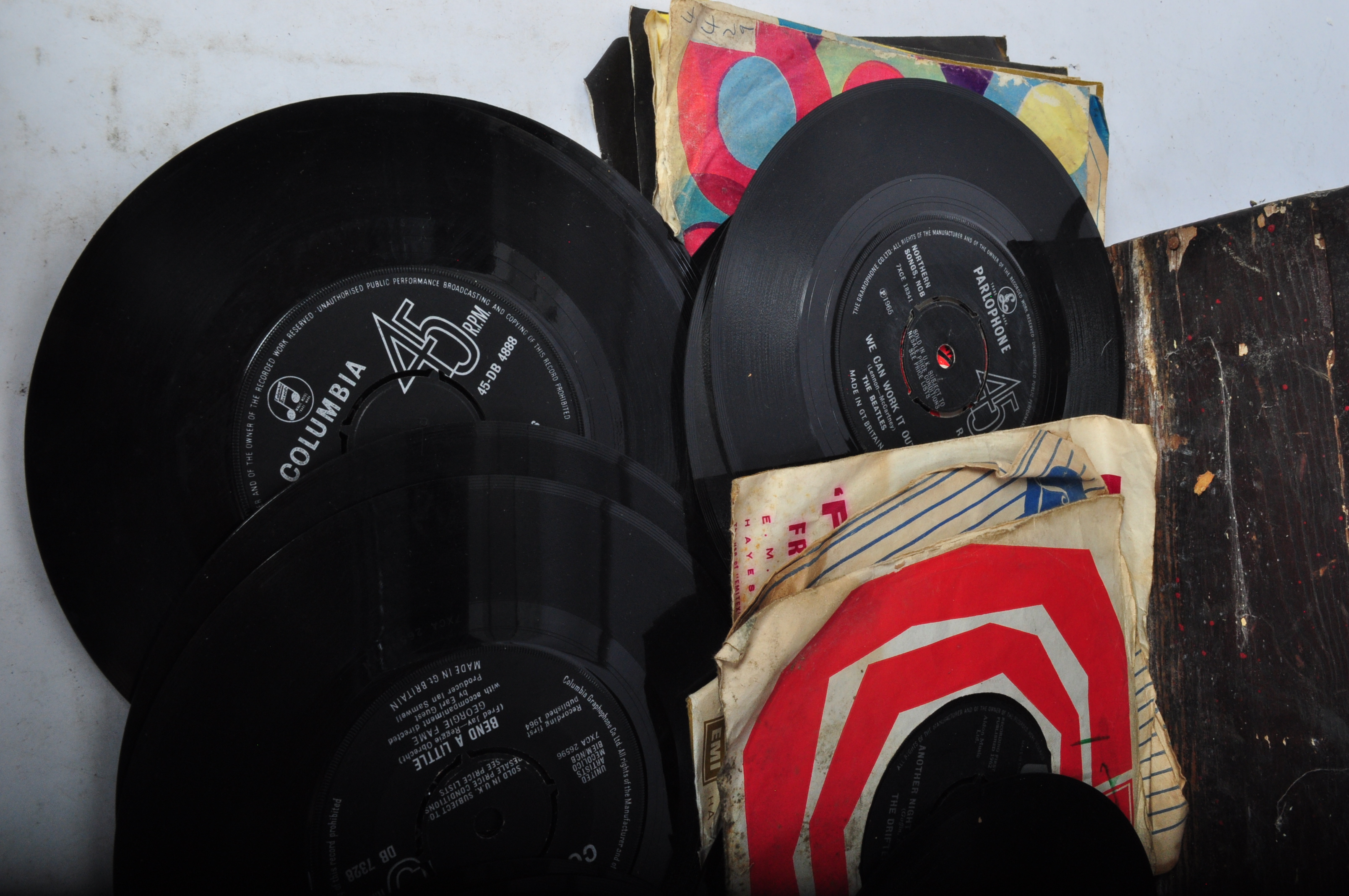 LARGE COLLECTION OF VINYL 45 RECORDS - Image 3 of 4