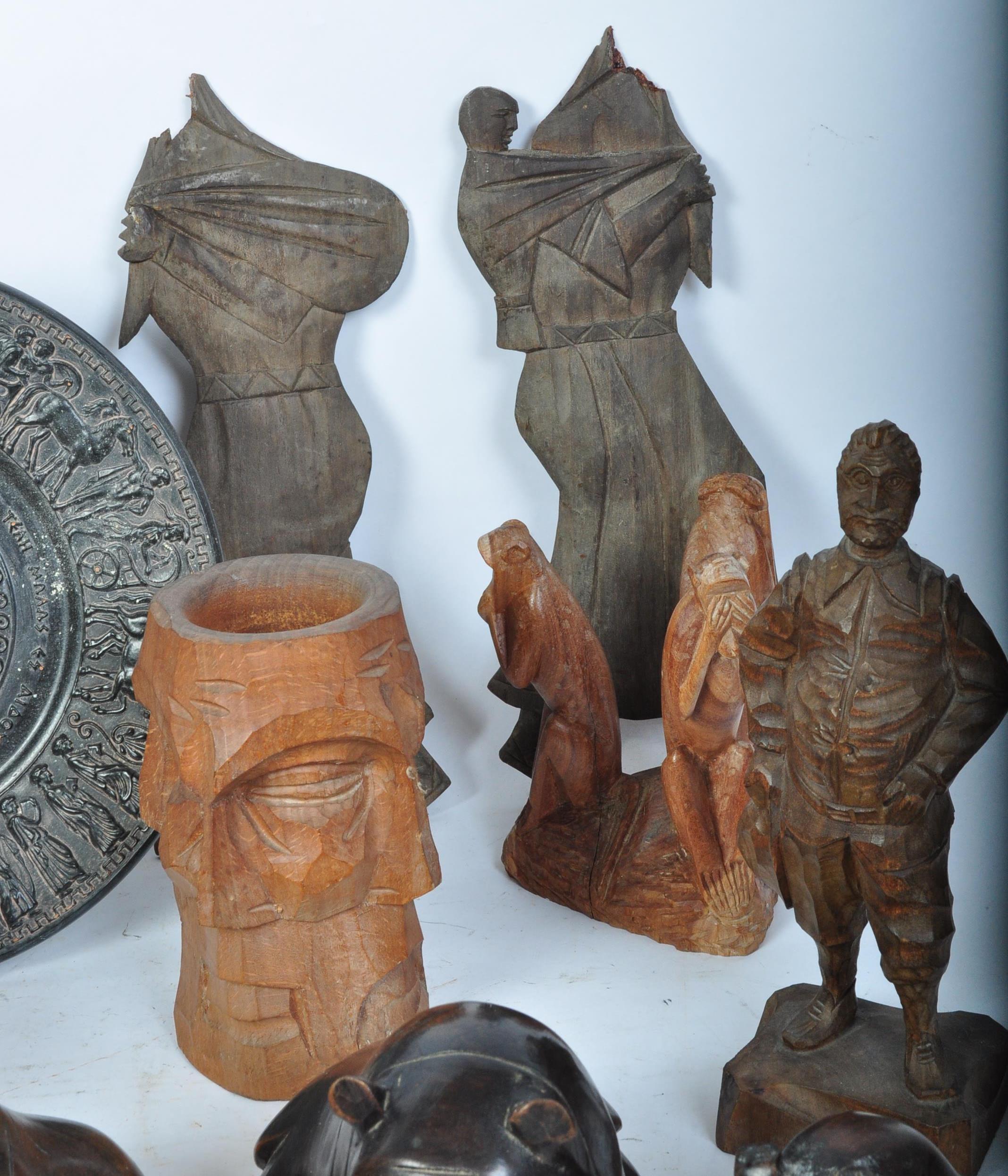 ASSORTMENT OF 20TH CENTURY AFRICAN TRIBAL ITEMS - Image 6 of 6