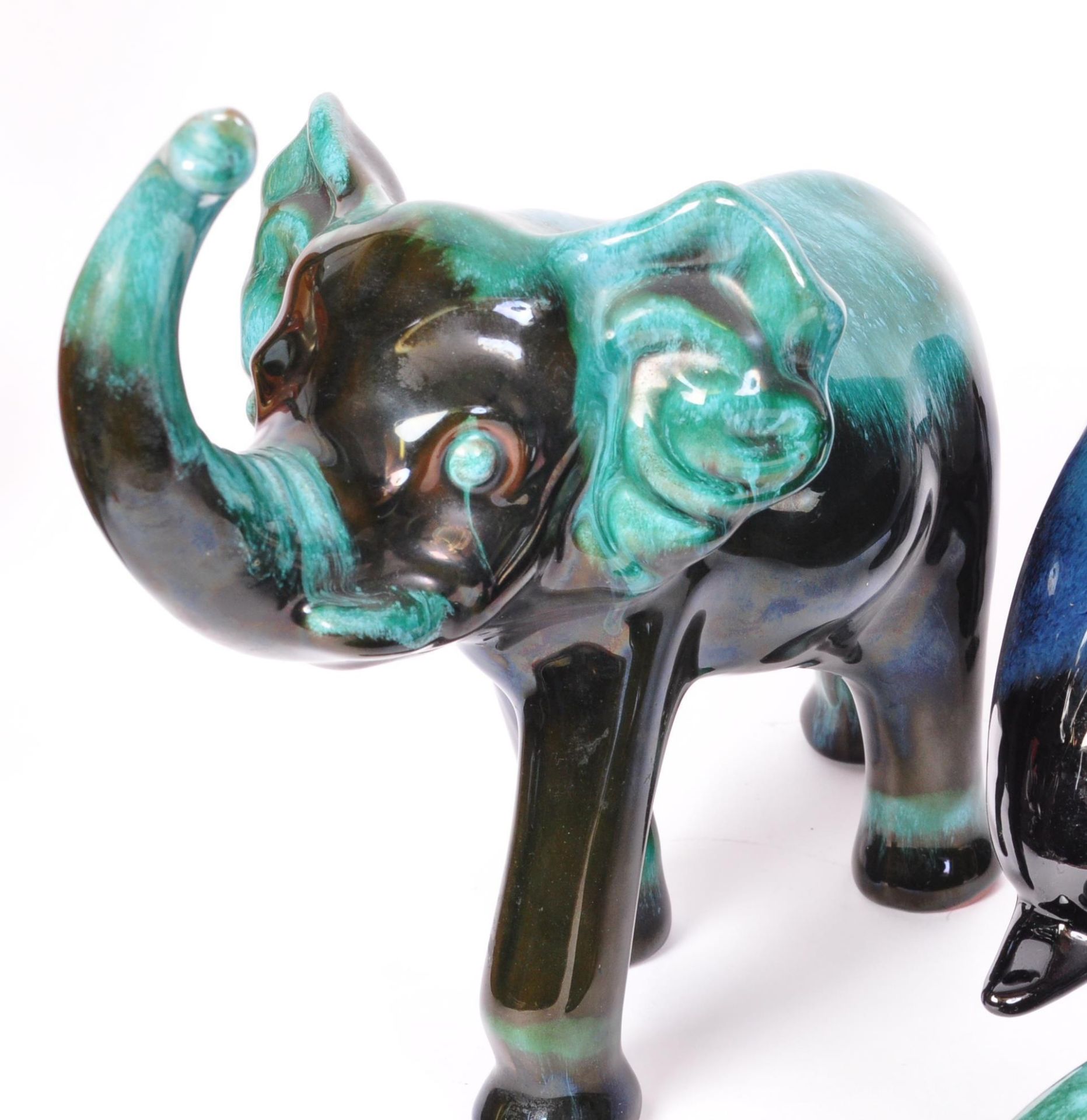 A COLLECTION OF 9 VINTAGE BLUE MOUNTAIN POTTERY FAUNA STATUETTES - Image 2 of 6