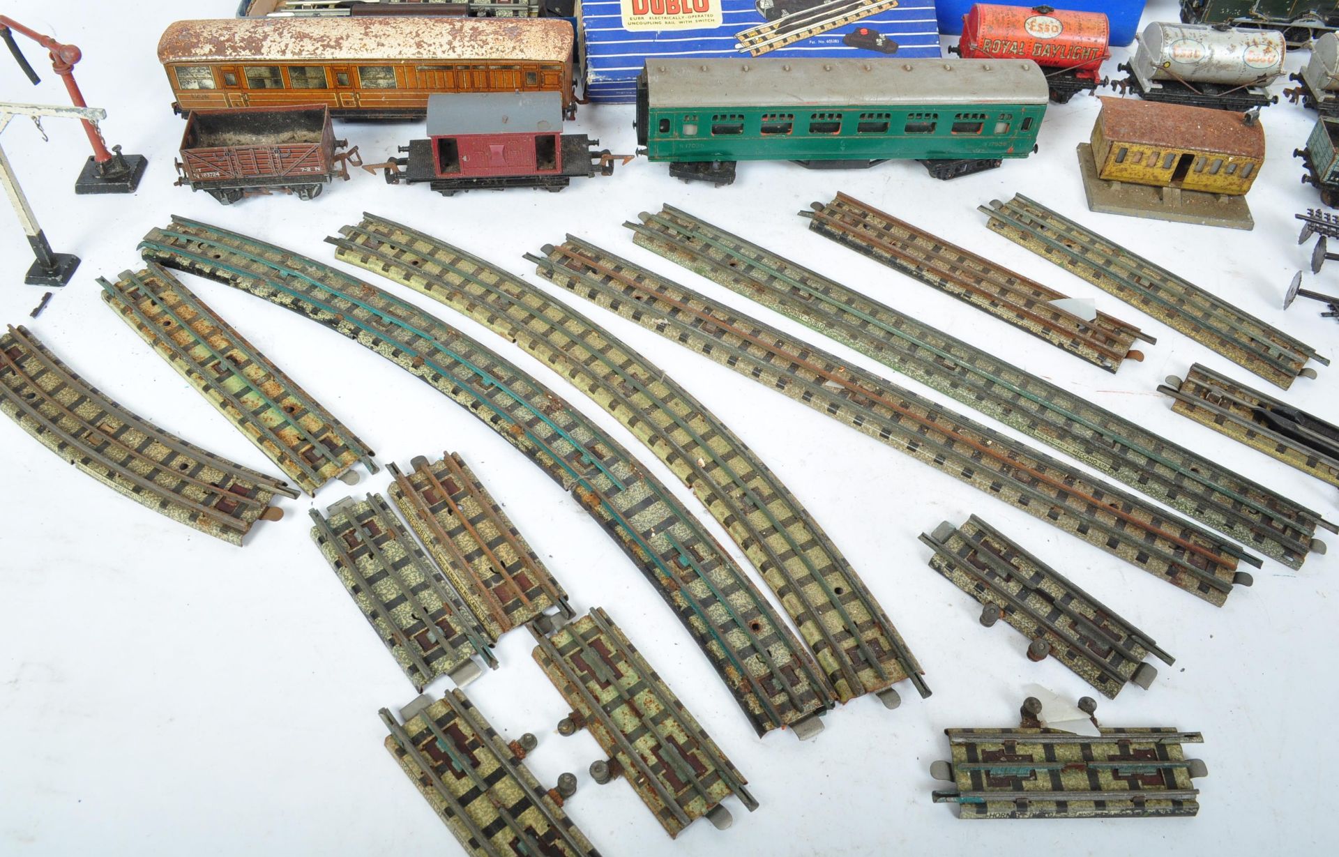COLLECTION OF VINTAGE HORBY & OTHER DIECAST TRAINS - Image 6 of 8