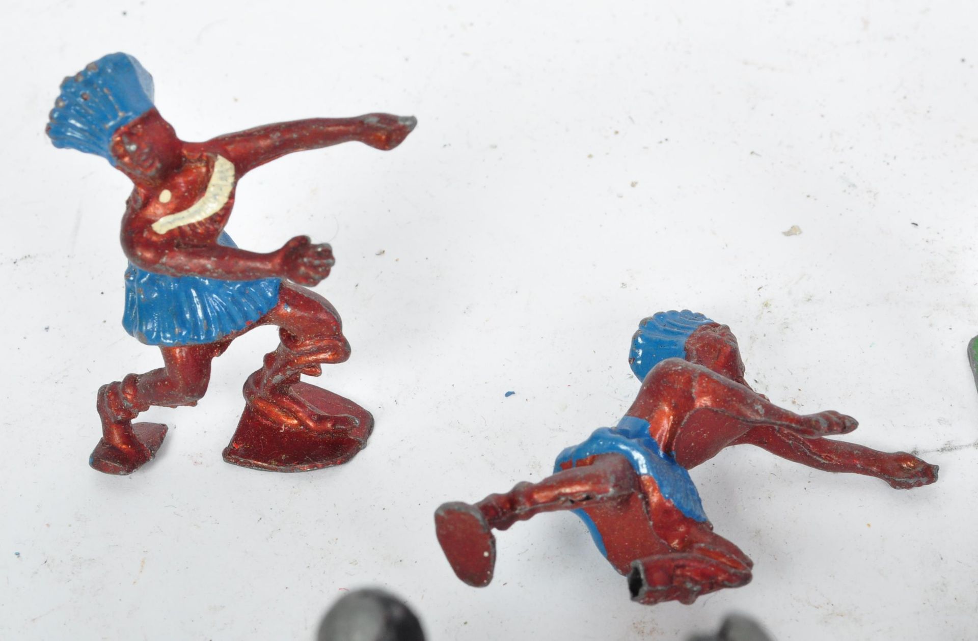 MID CENTURY HAND PAINTED LEAD SOLDIER FIGURES - Image 3 of 6