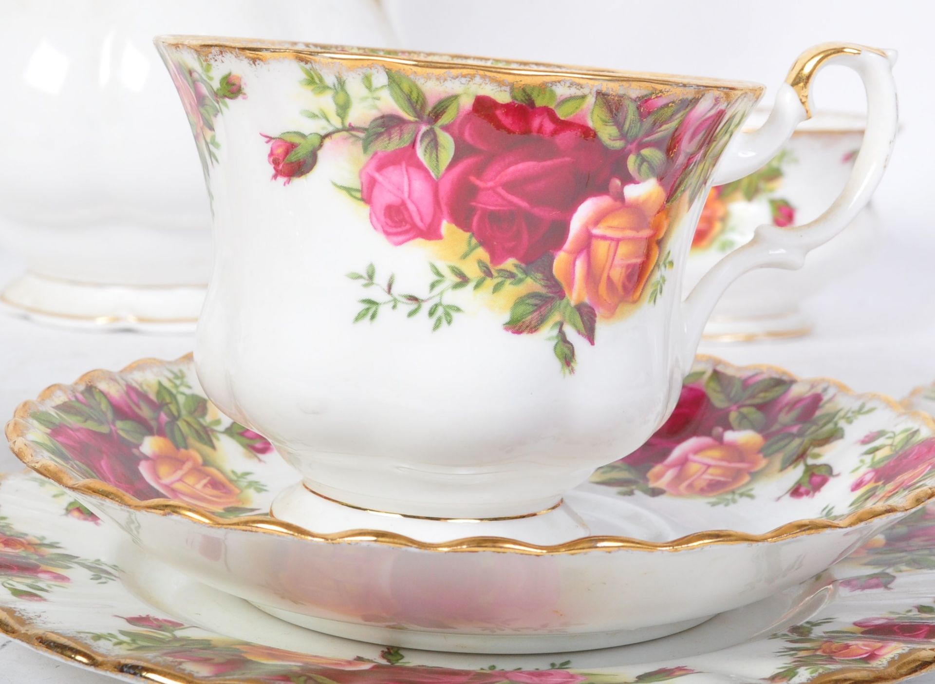 VINTAGE ROYAL ALBERT OLD COUNTRY ROSES CHINA COFFEE SERVICE - Image 4 of 5